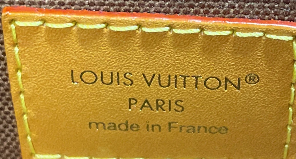 Steamer Wearable Wallet Monogram Archive - Image 8