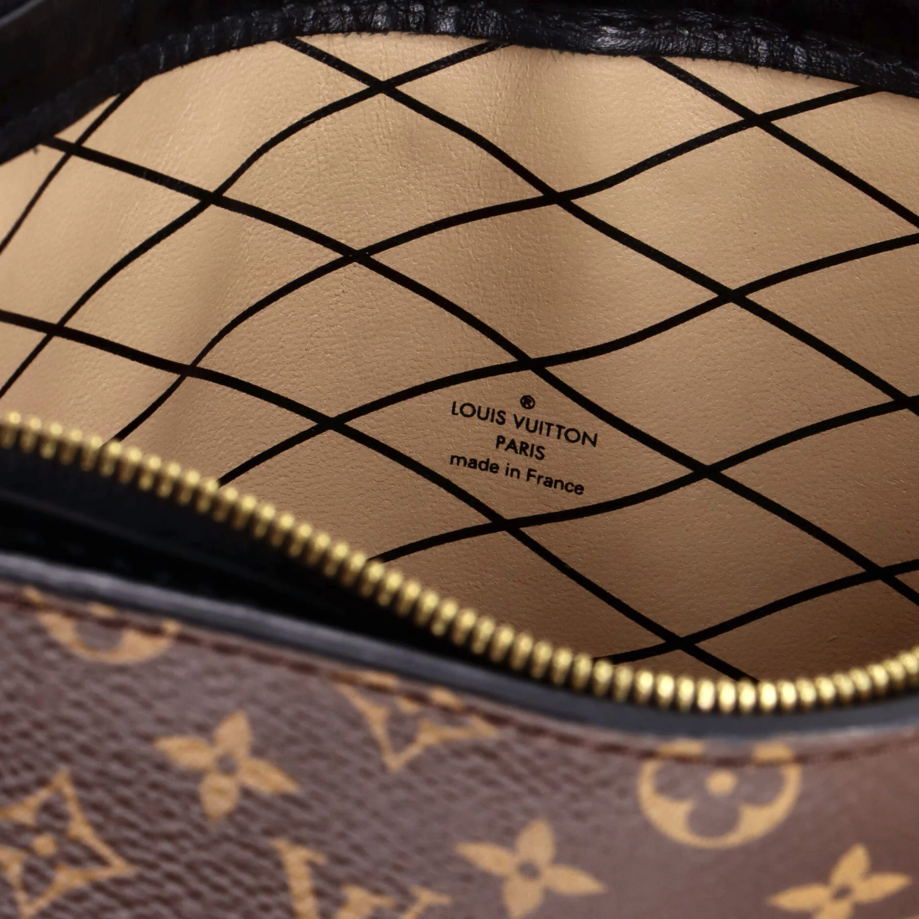 Trunk Clutch Reverse Monogram Canvas - Image 8