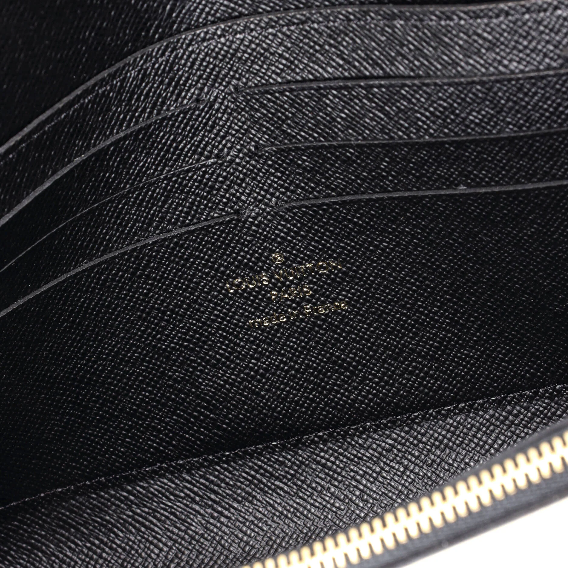 Twist Chain Wallet Gravity Gold Calfskin - Image 7