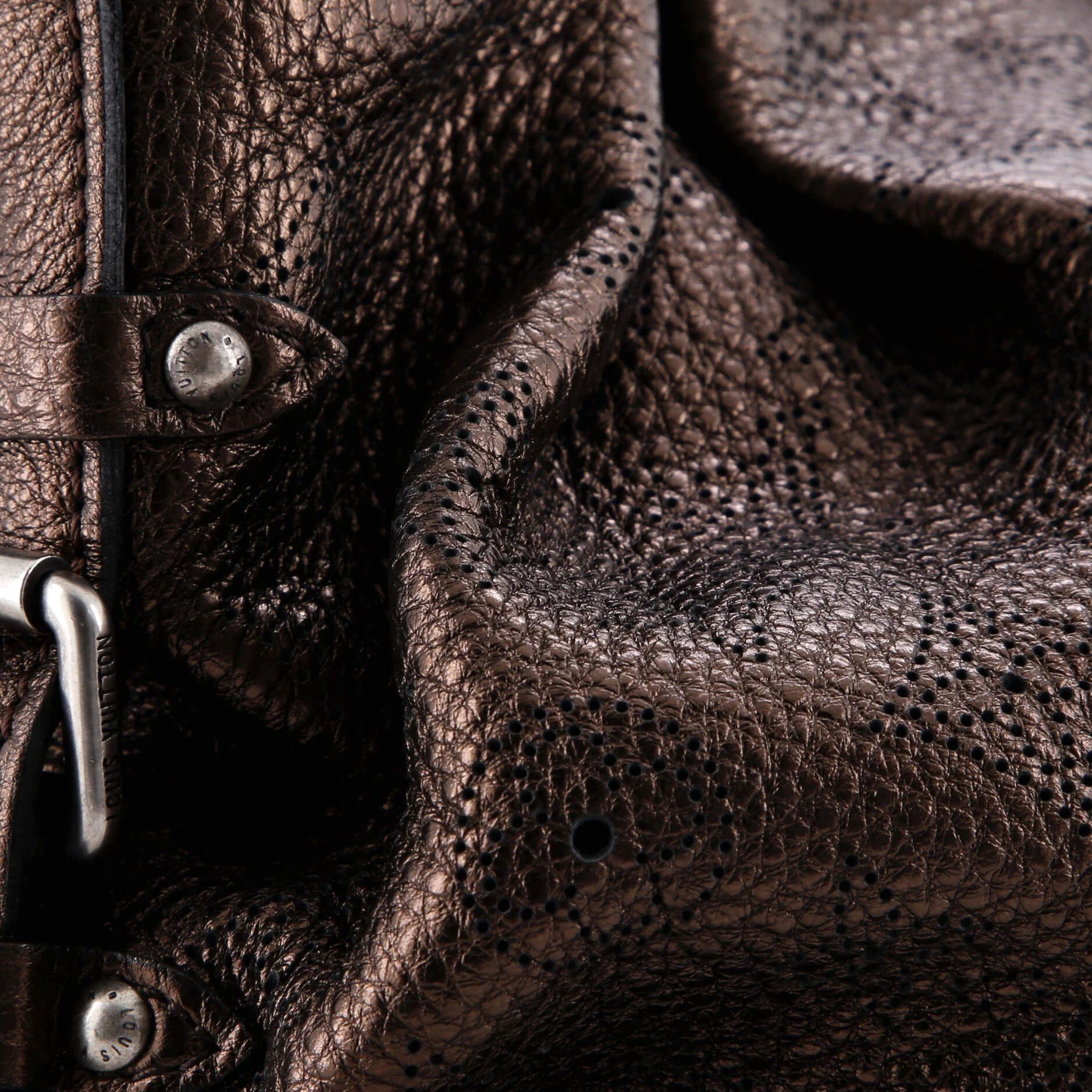 XS Crossbody Bag Mahina Leather - Image 6