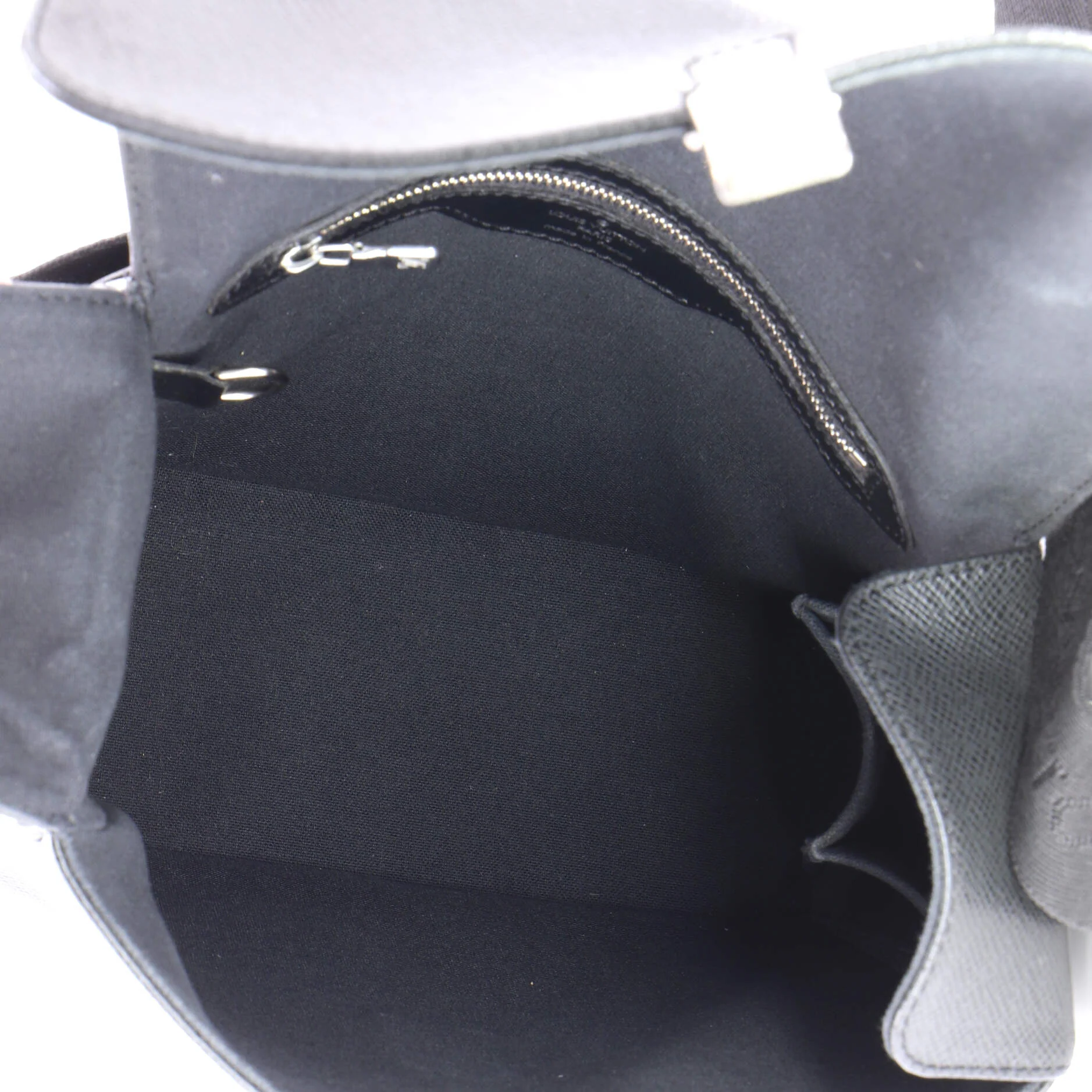 Yaranga Messenger Bag Taiga Leather Medium - Image 5