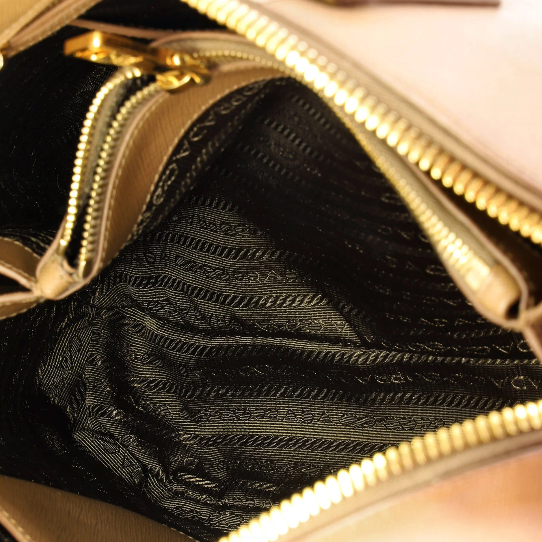 Bicolor Promenade Bag Saffiano Leather Medium - Image 5