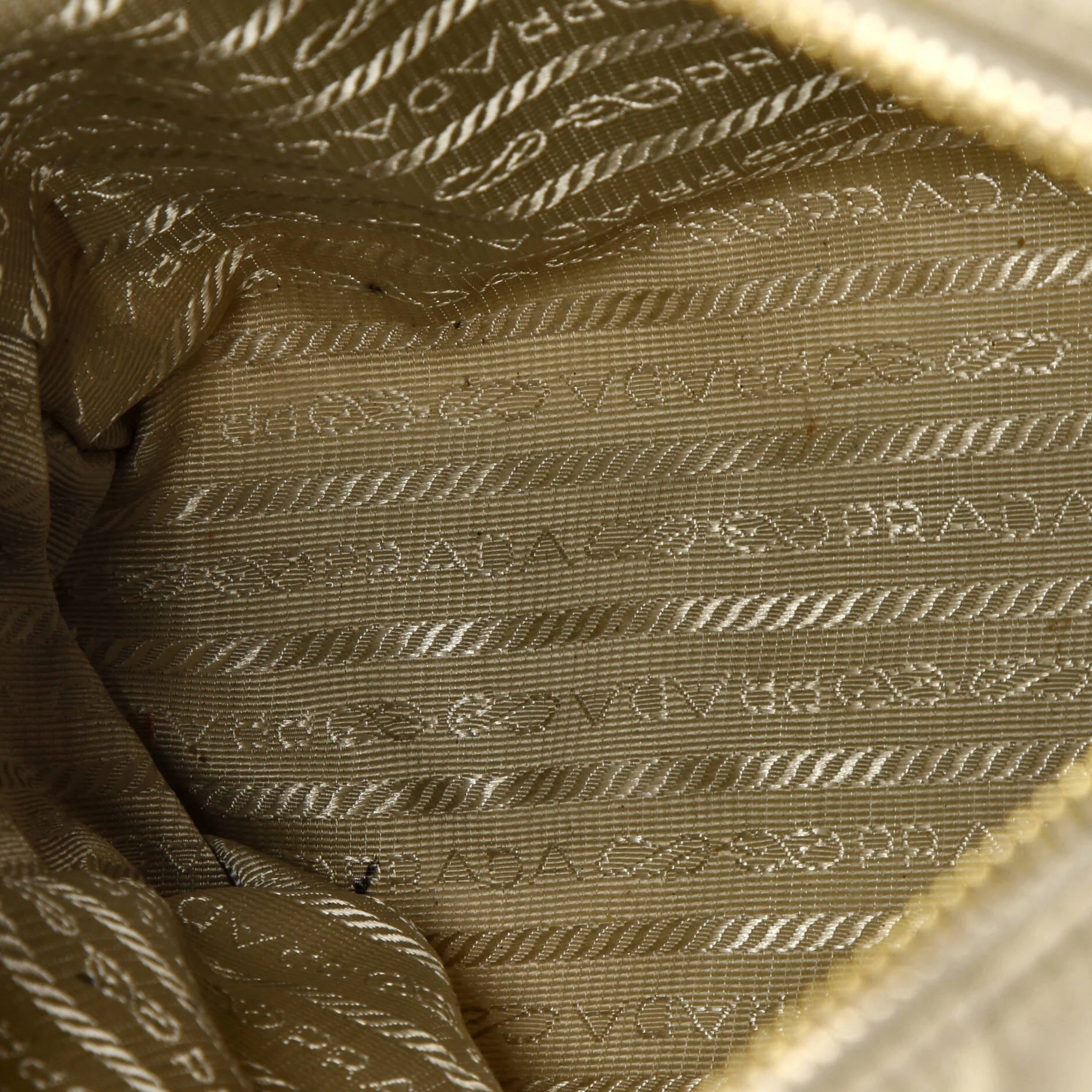 Re-Edition 1995 Chain Tote Quilted Re-Nylon Small - Image 5