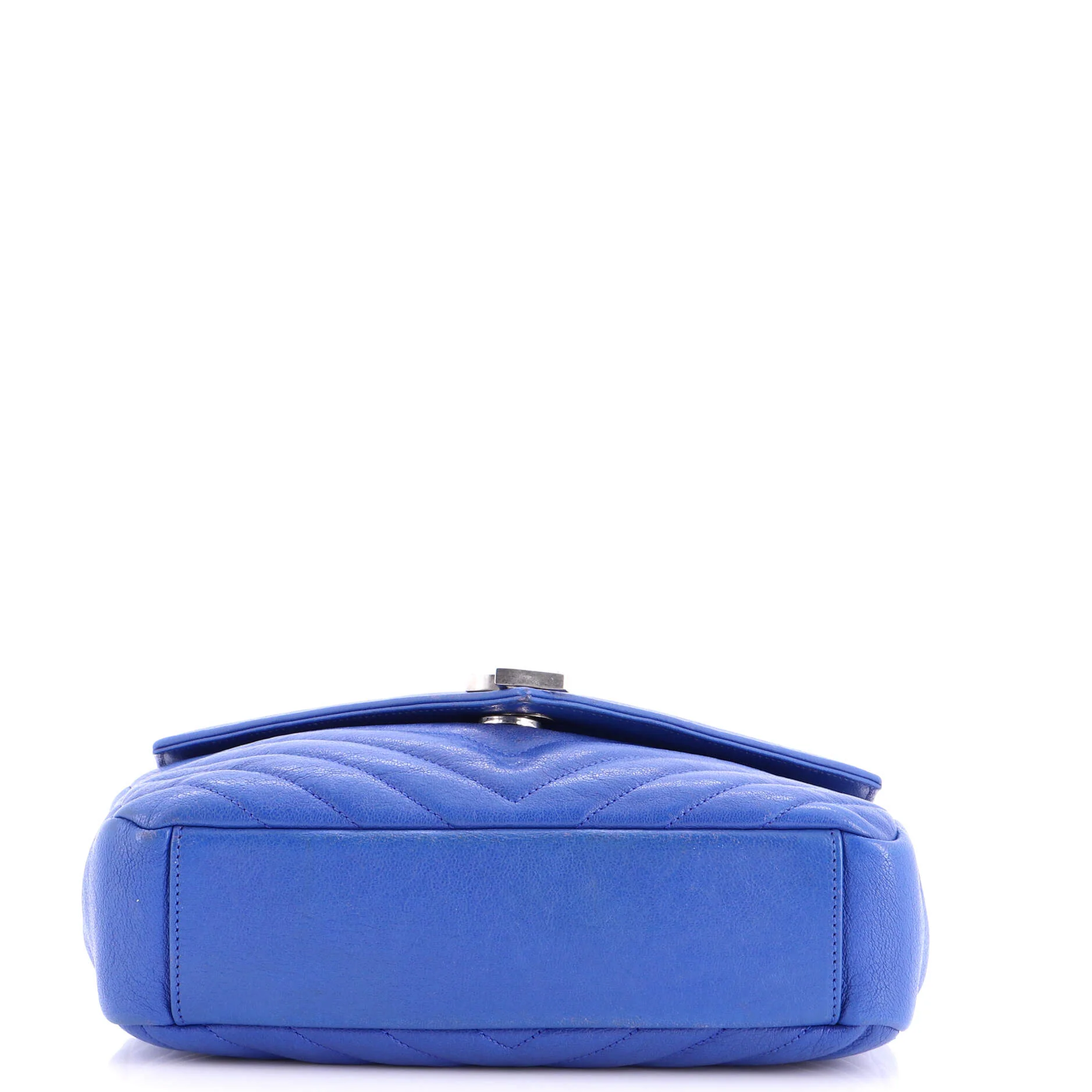 Classic Monogram Slouchy Envelope Satchel Matelasse Chevron Leather Medium - Image 4