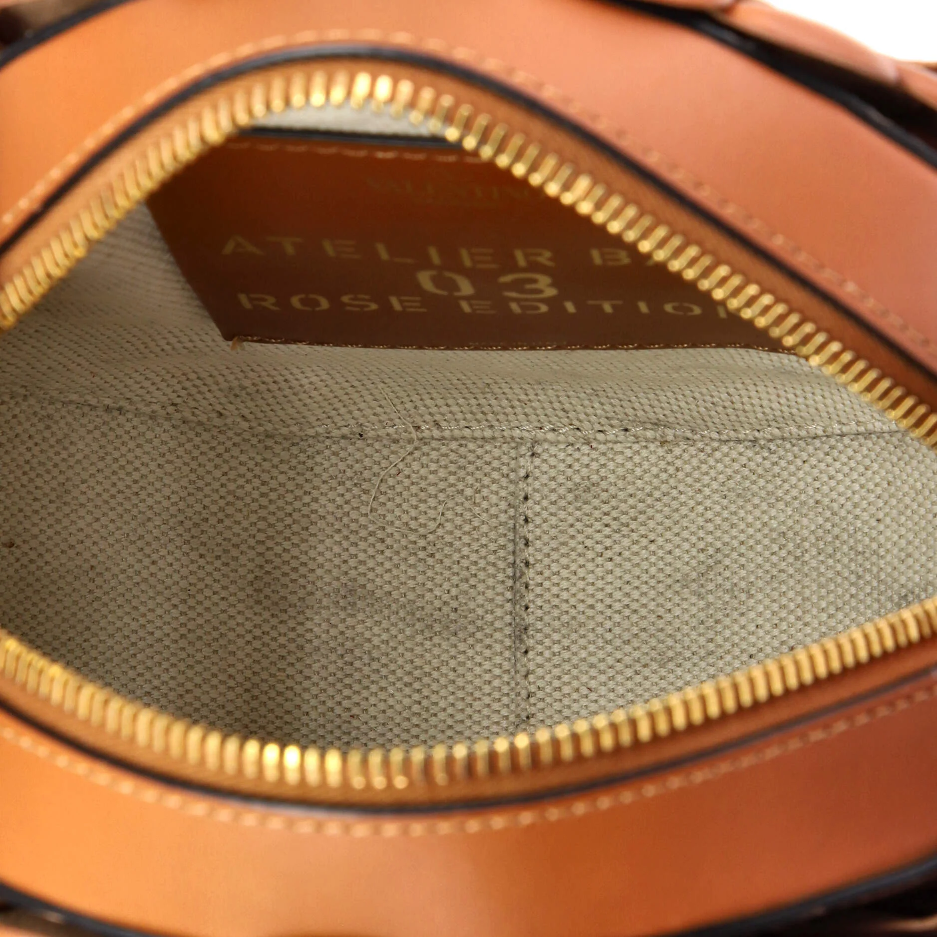 Atelier 03 Rose Edition Round Crossbody Bag Leather - Image 5