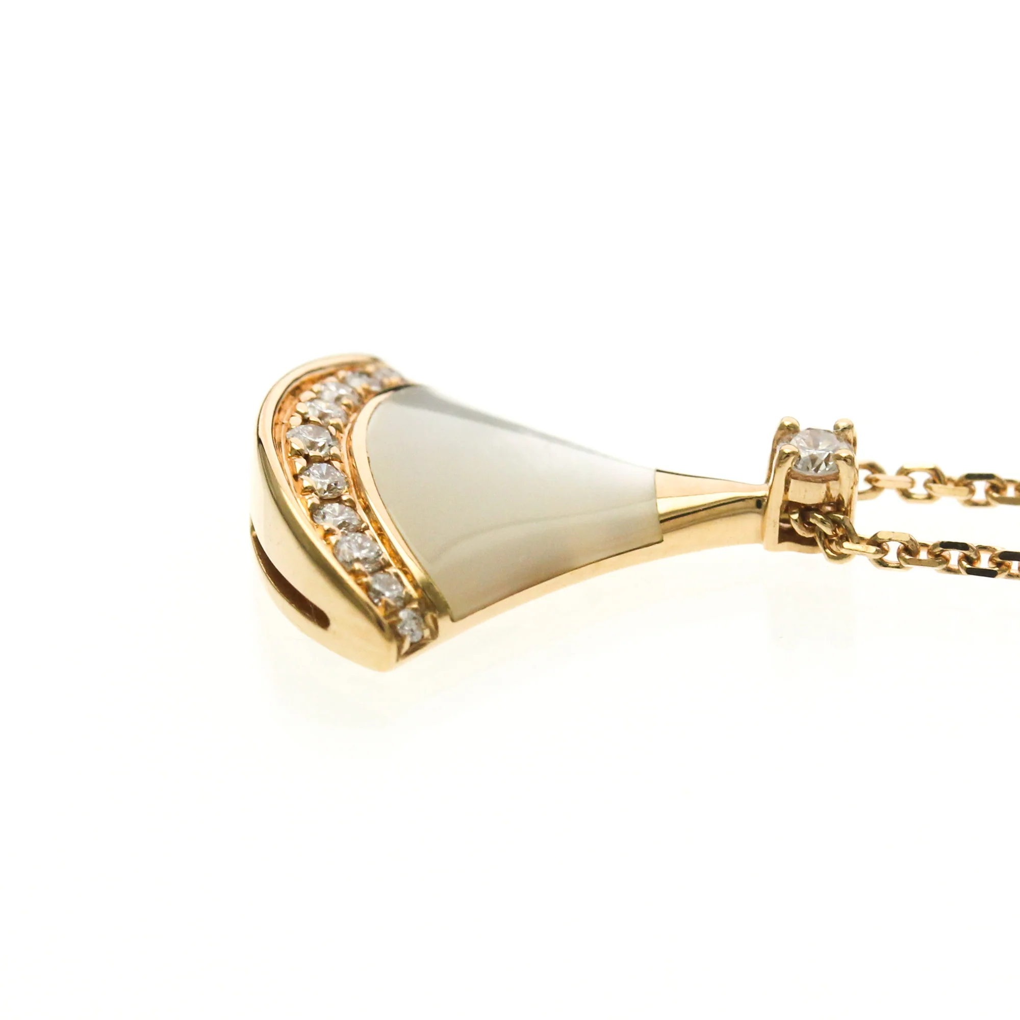 Diva Dream Pendant Necklace 18K Rose Gold with Diamond and Mother of Pearl - Image 3