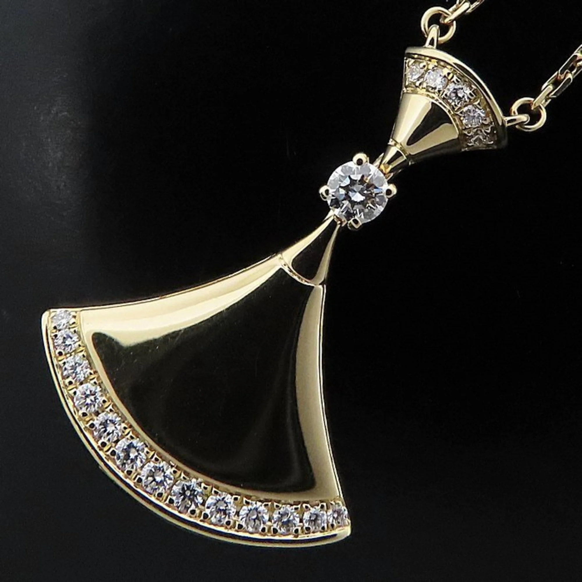 Diva Dream Pendant Necklace 18K Yellow Gold with Diamond - Image 6