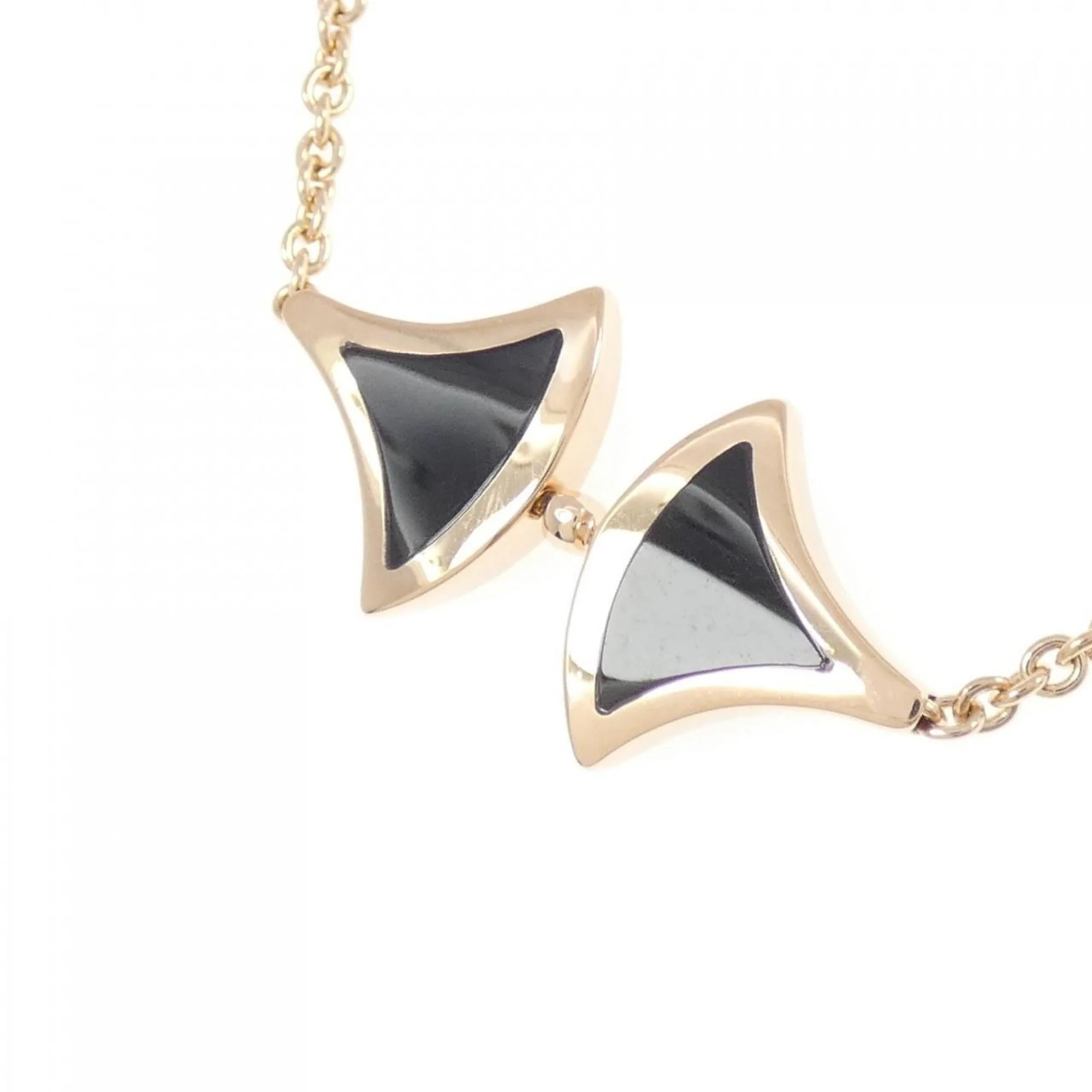 Diva's Dream Pendant Necklace 18K Rose Gold with Mother of Pearl and Onyx - Image 3