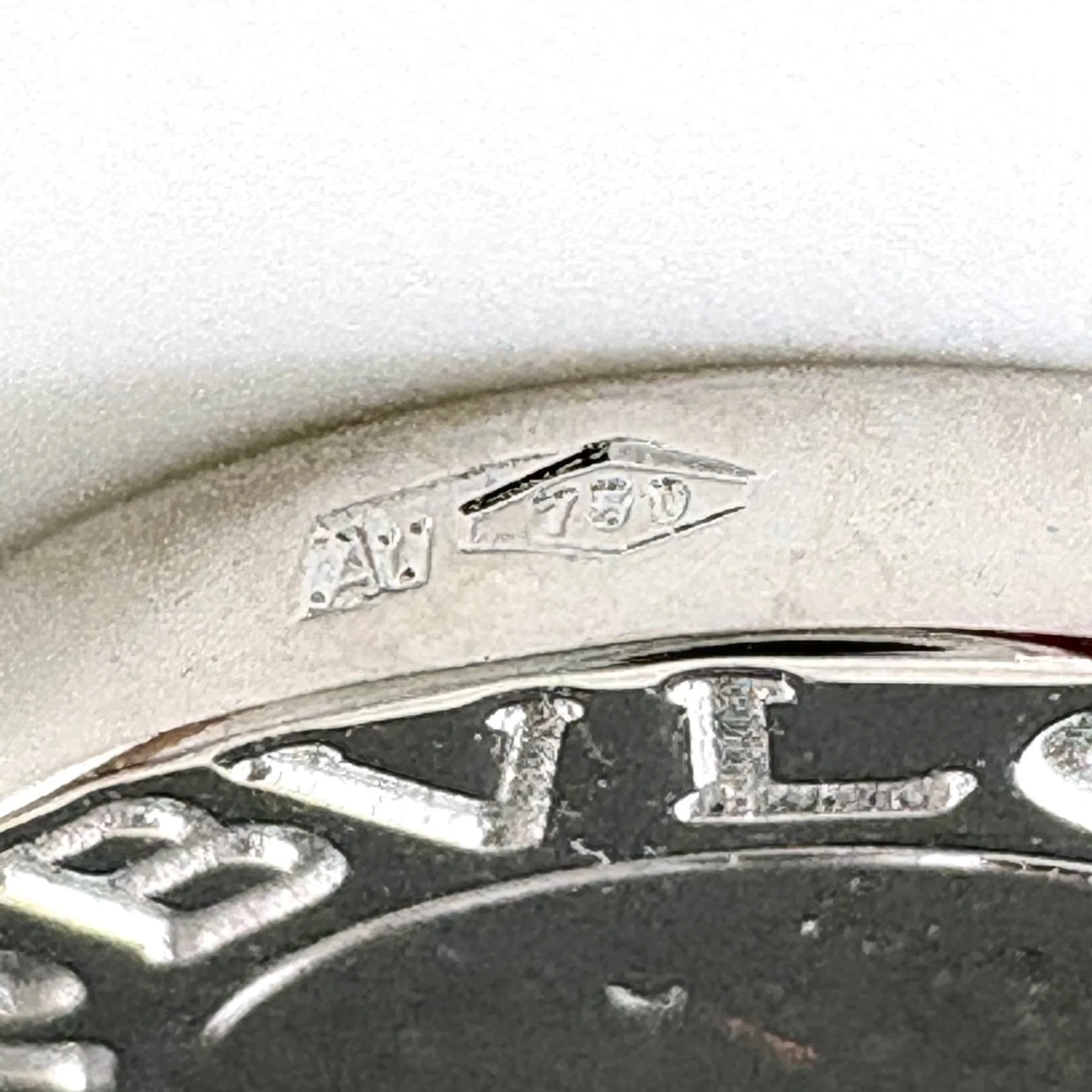 Pendant Necklace Platinum and Diamond - Image 4