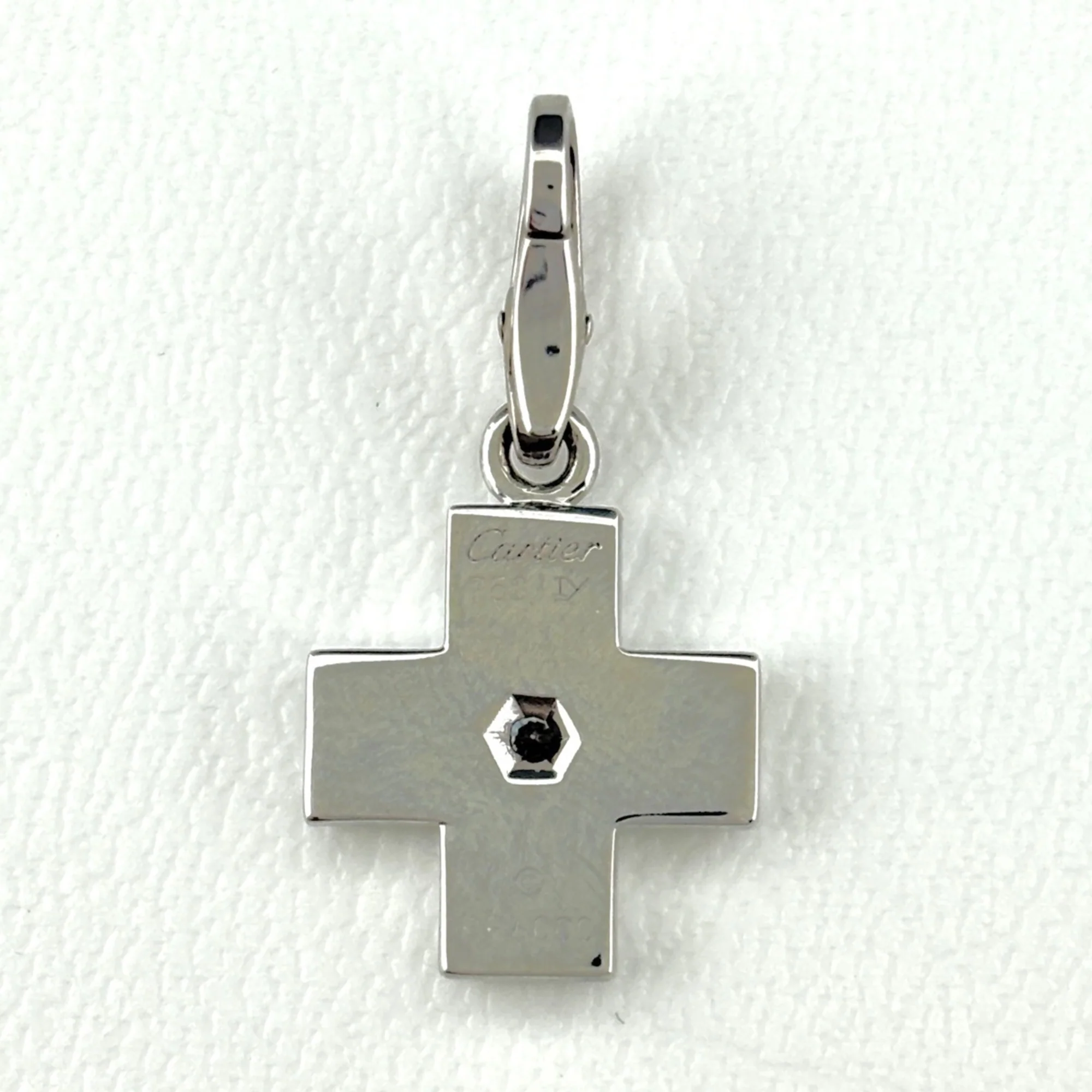Cross Charm Pendant Necklace 750 With Diamond - Image 3