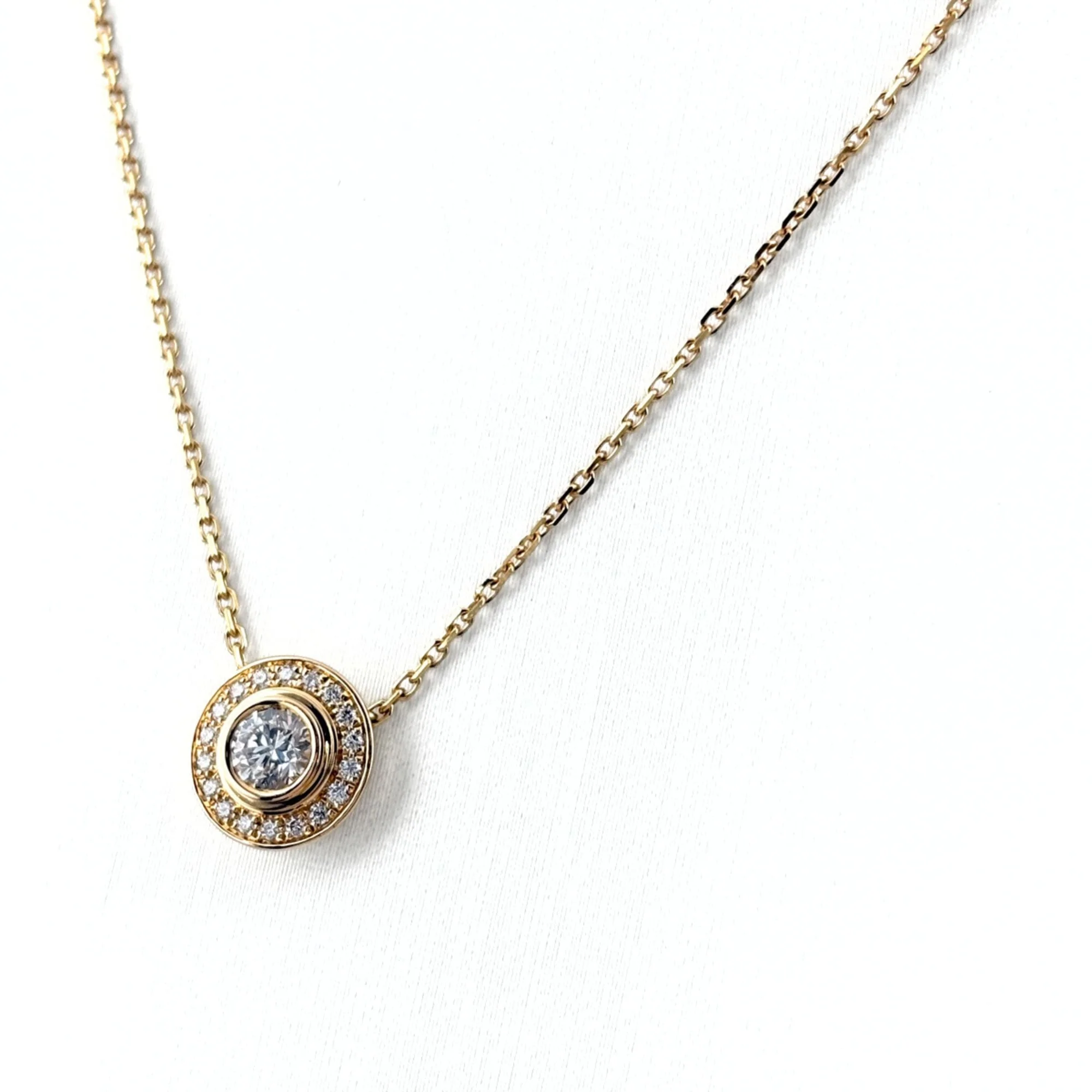Pendant Necklace Pink Gold and Diamond