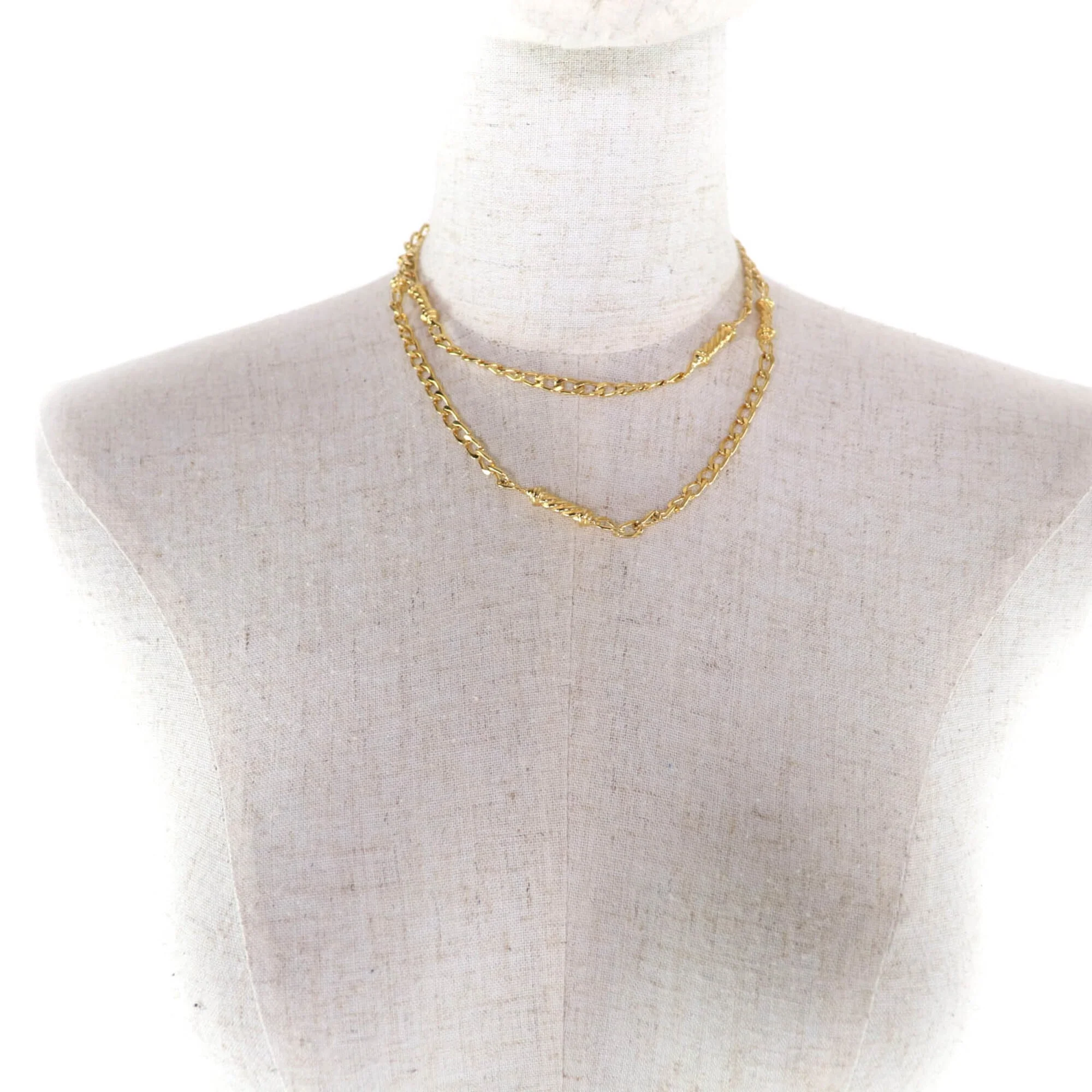 Vintage Triomphe Twist Pendant Necklace Gold - Image 4
