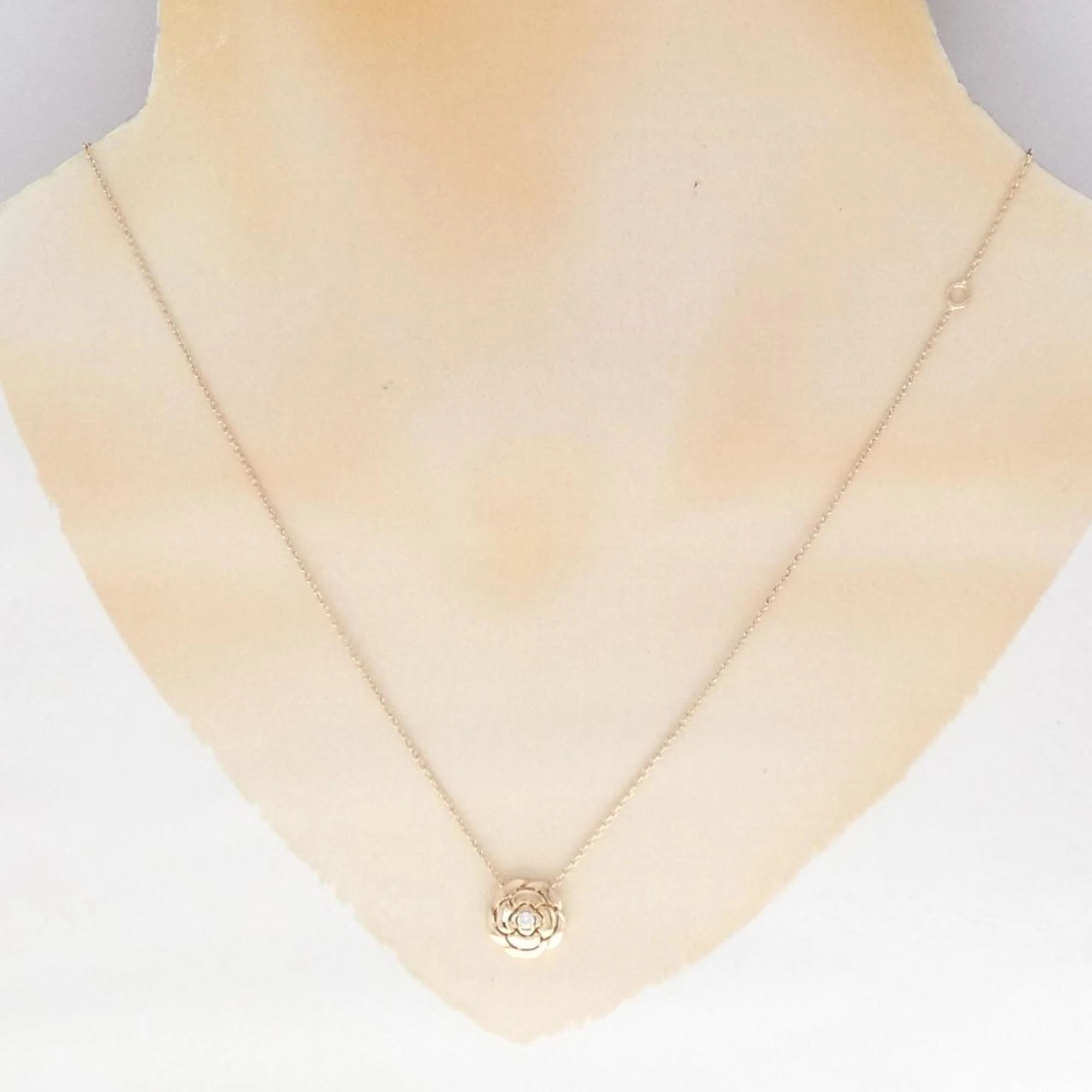 Camellia Pendant Necklace 18K Rose Gold with Diamond - Image 6