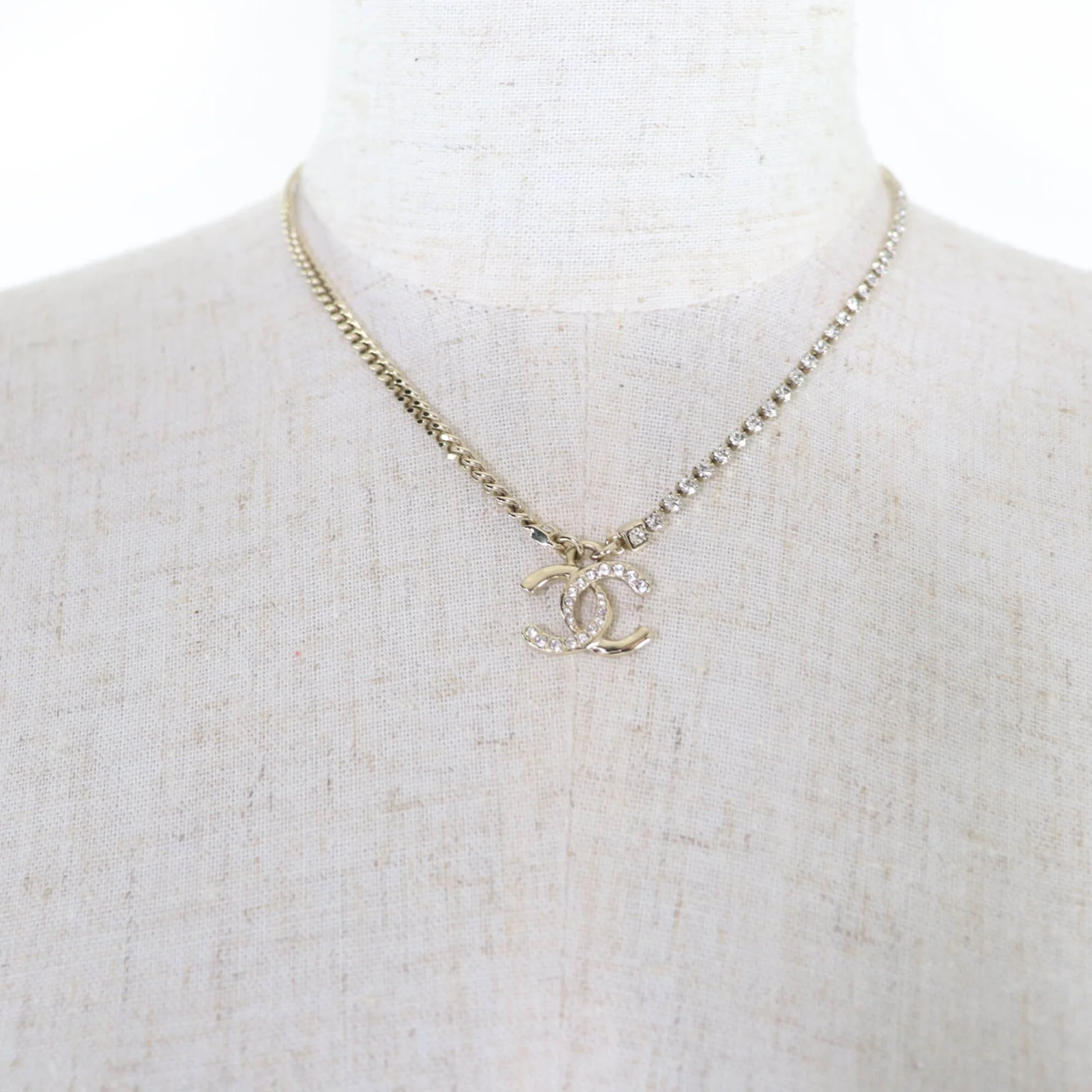CC Logo Chain Pendant Necklace Metal - Image 4