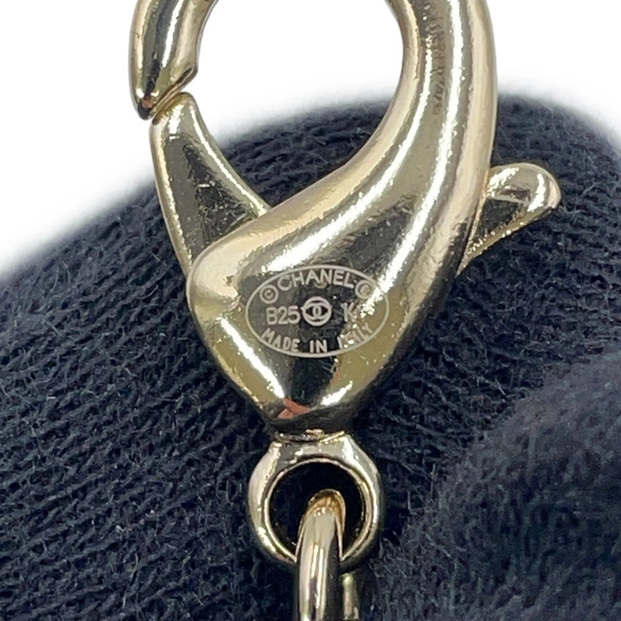 CC Logo Pendant Necklace Metal - Image 9