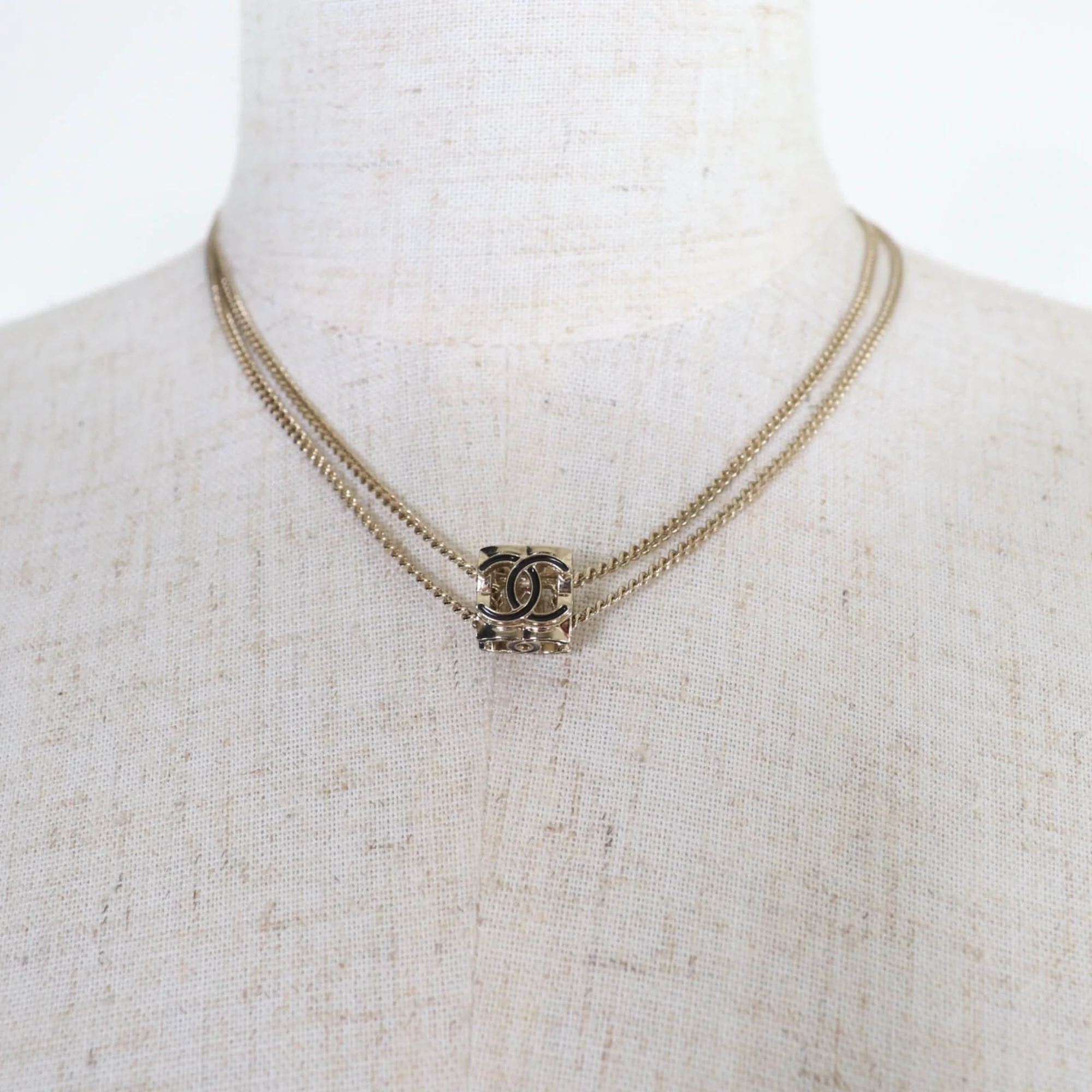 CC Logo Pendant Necklace Metal - Image 3