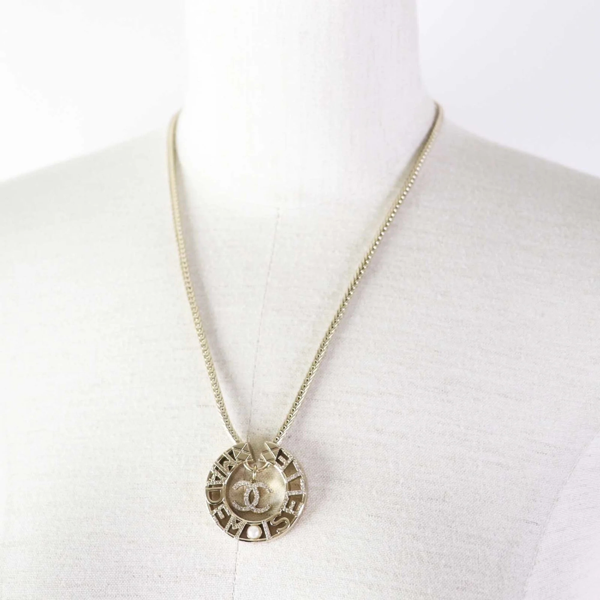 CC Logo Pendant Necklace Metal - Image 3