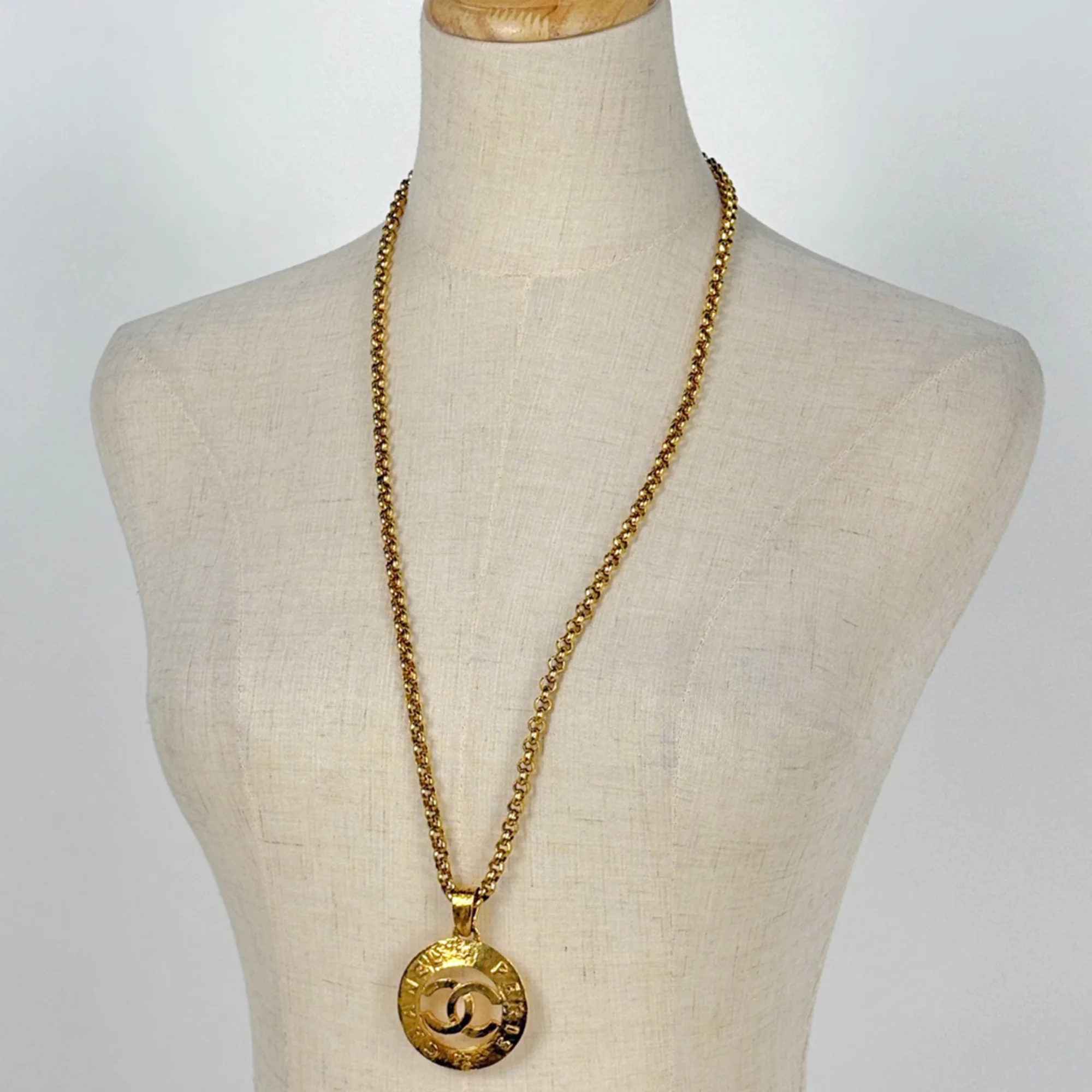 CC Logo Round Chain Pendant Necklace Metal - Image 6
