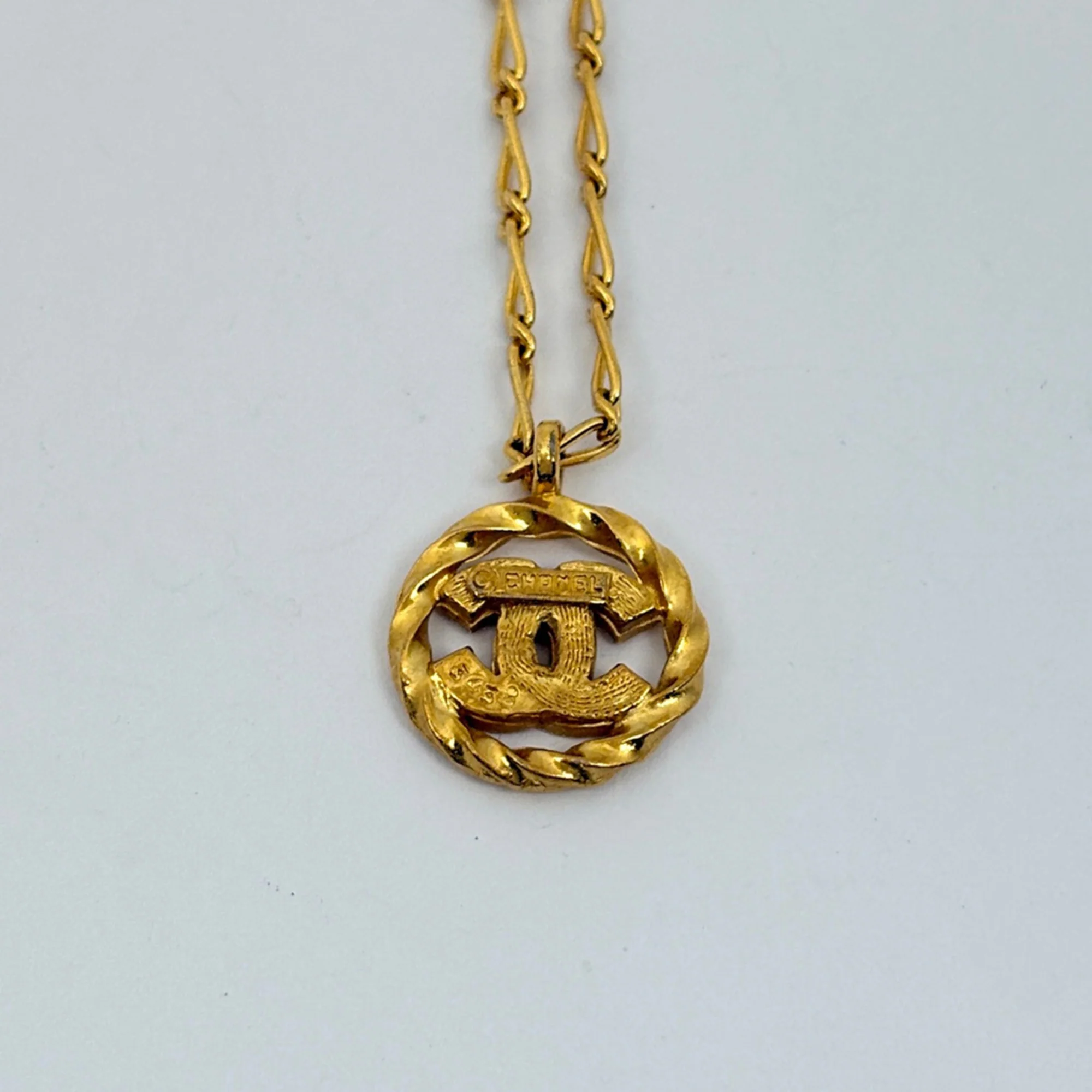 CC Logo Round Pendant Necklace Metal - Image 2