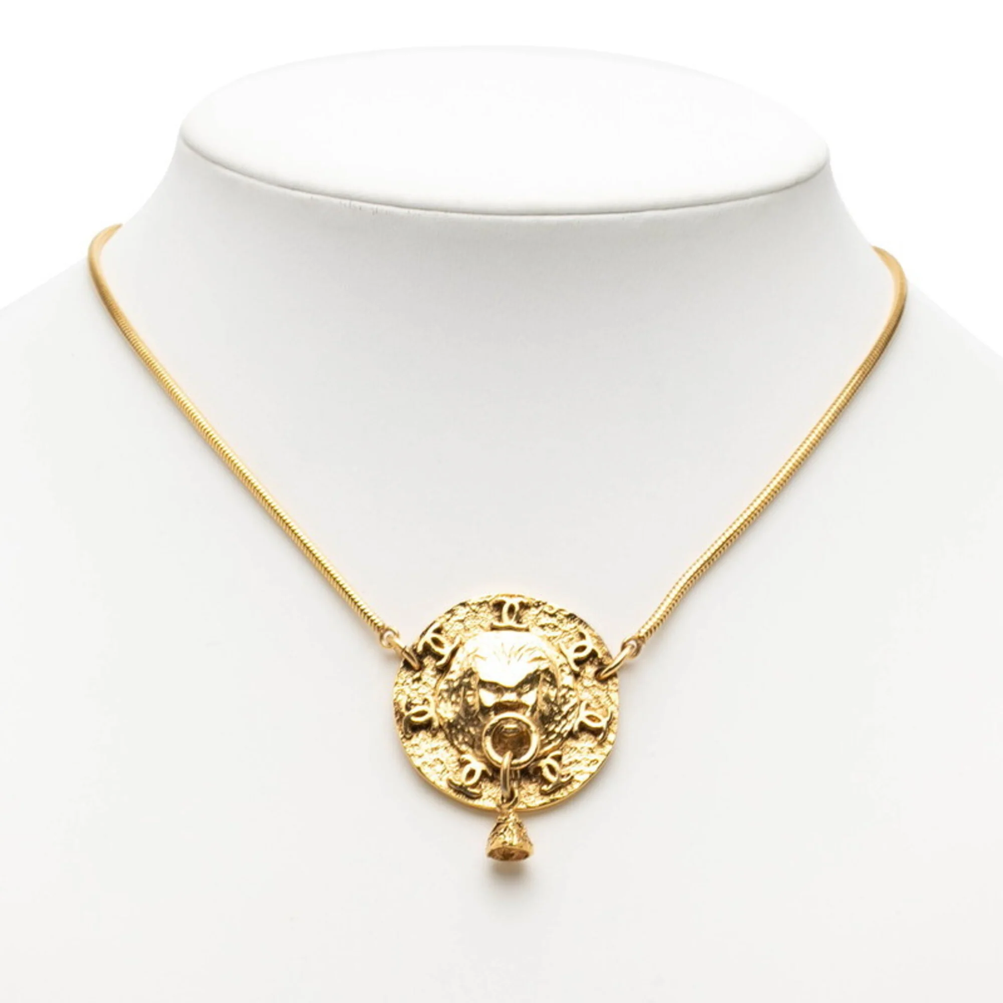 CC Logo Round Pendant Necklace Metal - Image 5