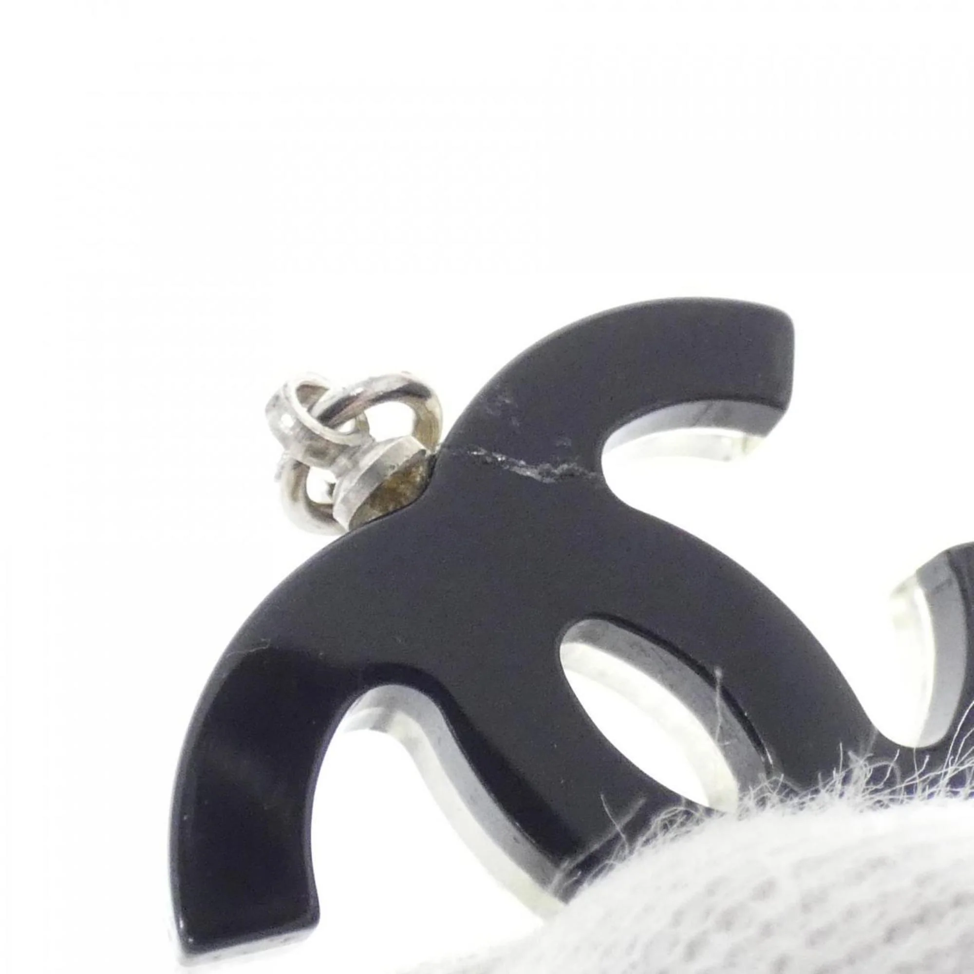 Necklace Metal Black and Silver Pendant Necklace - Image 4