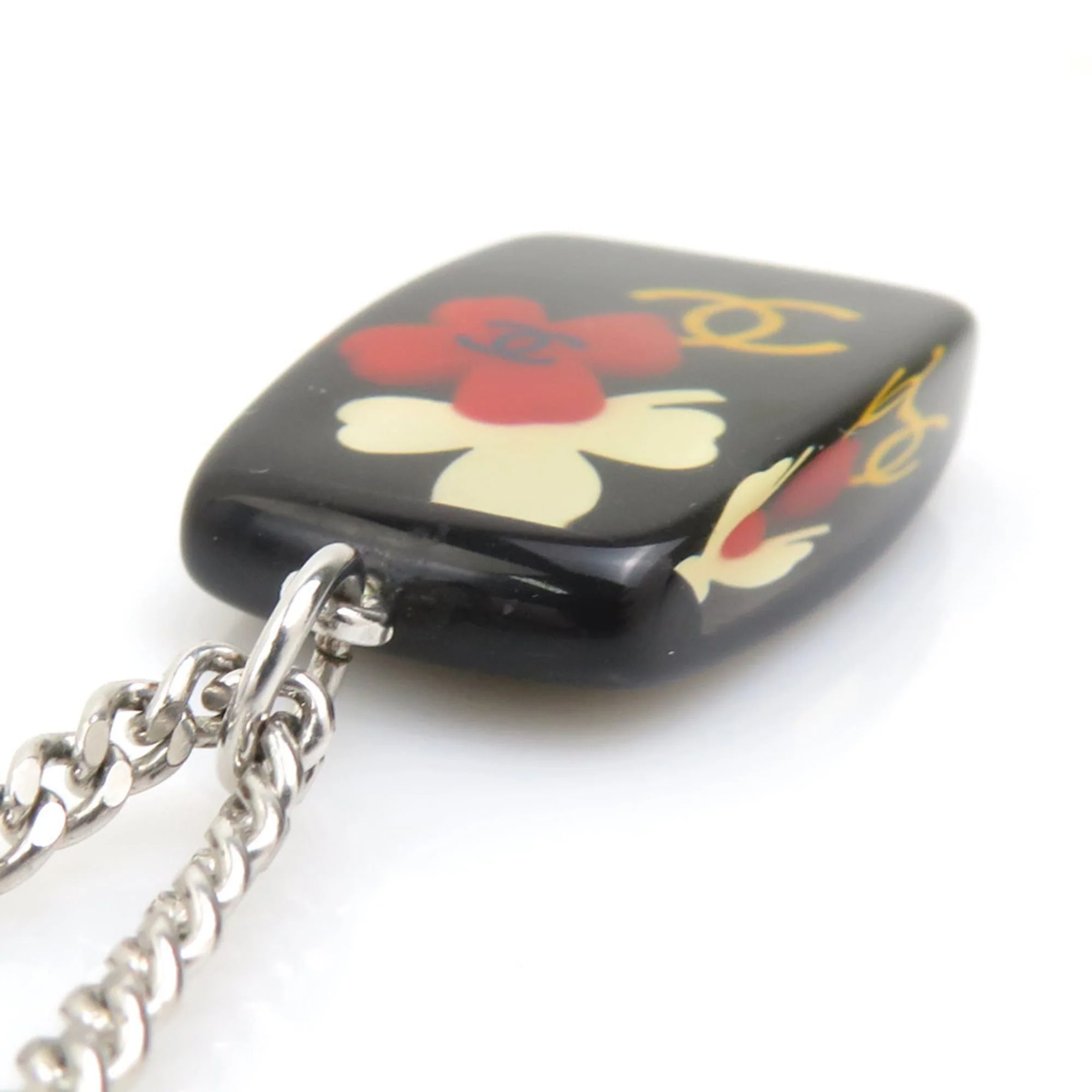 Pendant Necklace Metal and Resin Black and Silver - Image 3