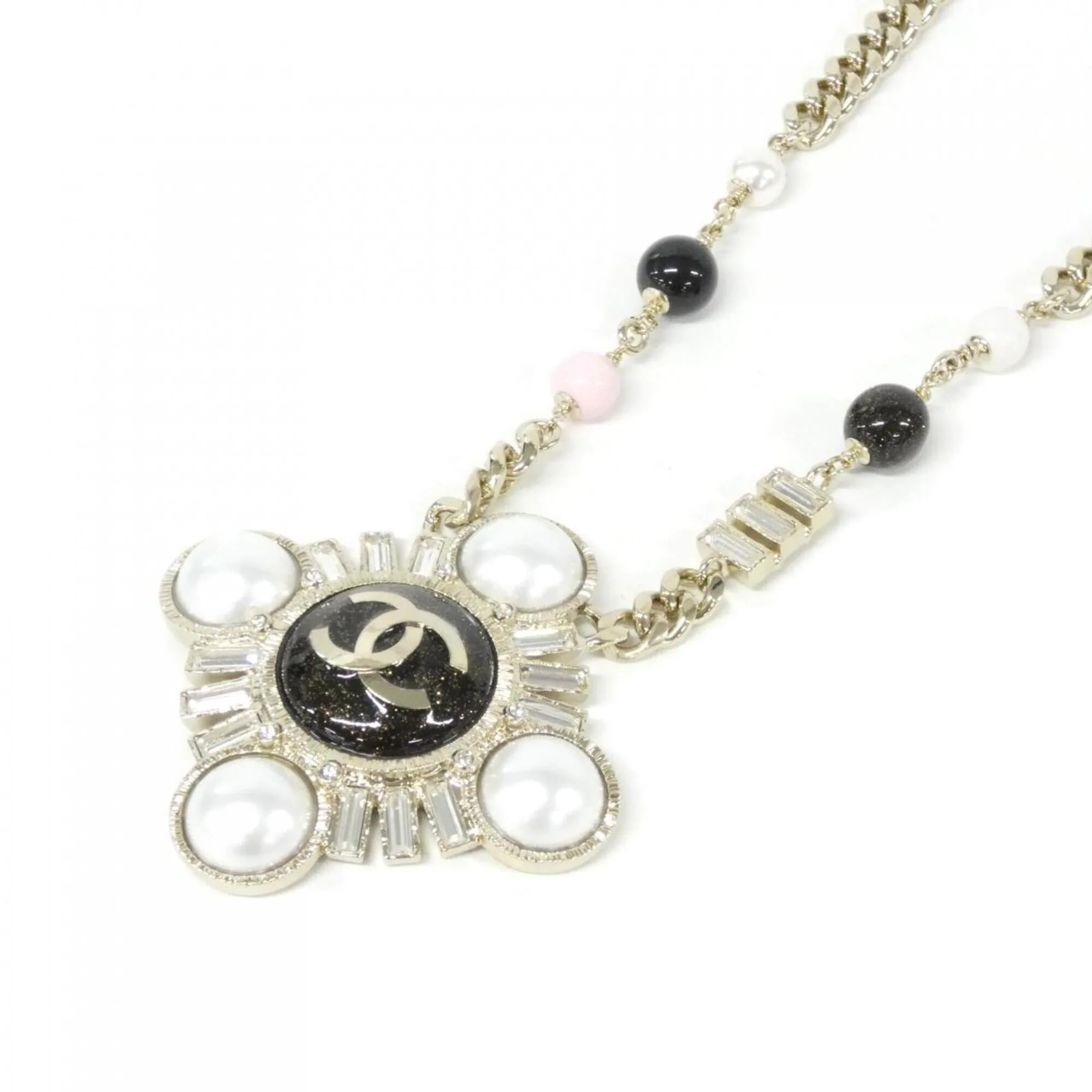 Pendant Necklace Metal Black and White