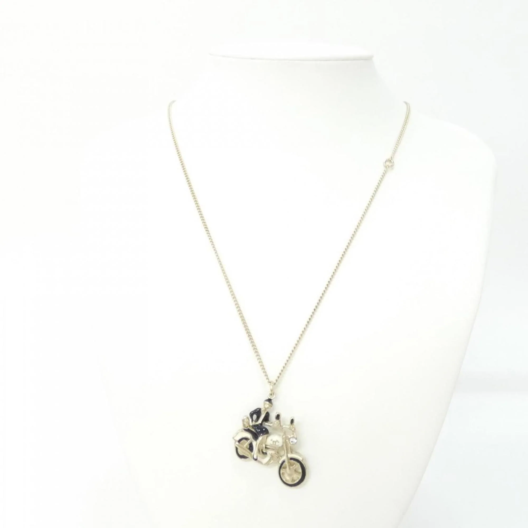 Pendant Necklace Metal with Crystal - Image 5