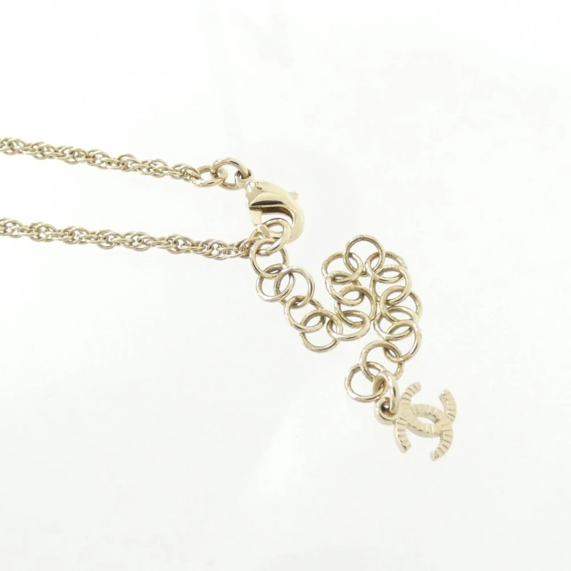 Pendant Necklace With Crystal Gold and White - Image 4