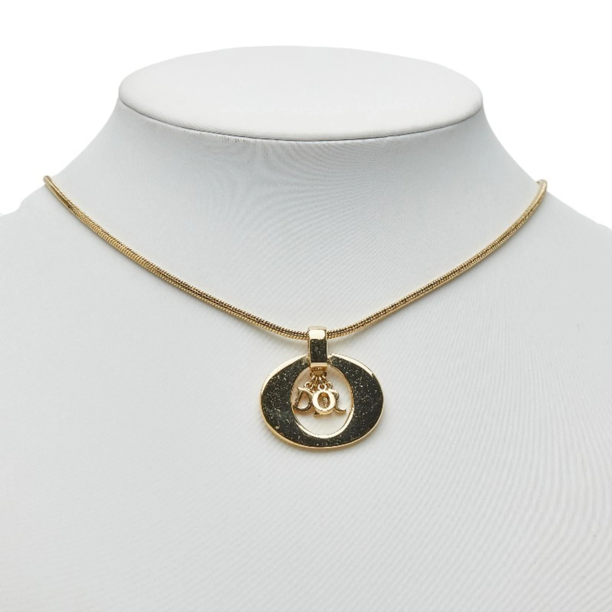 Circle Pendant Necklace Gold - Image 6