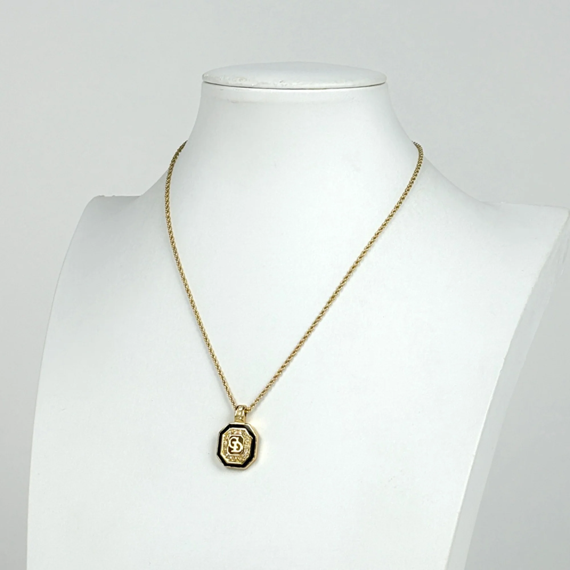 Pendant Necklace Black and Gold with Rhinestone - Image 5