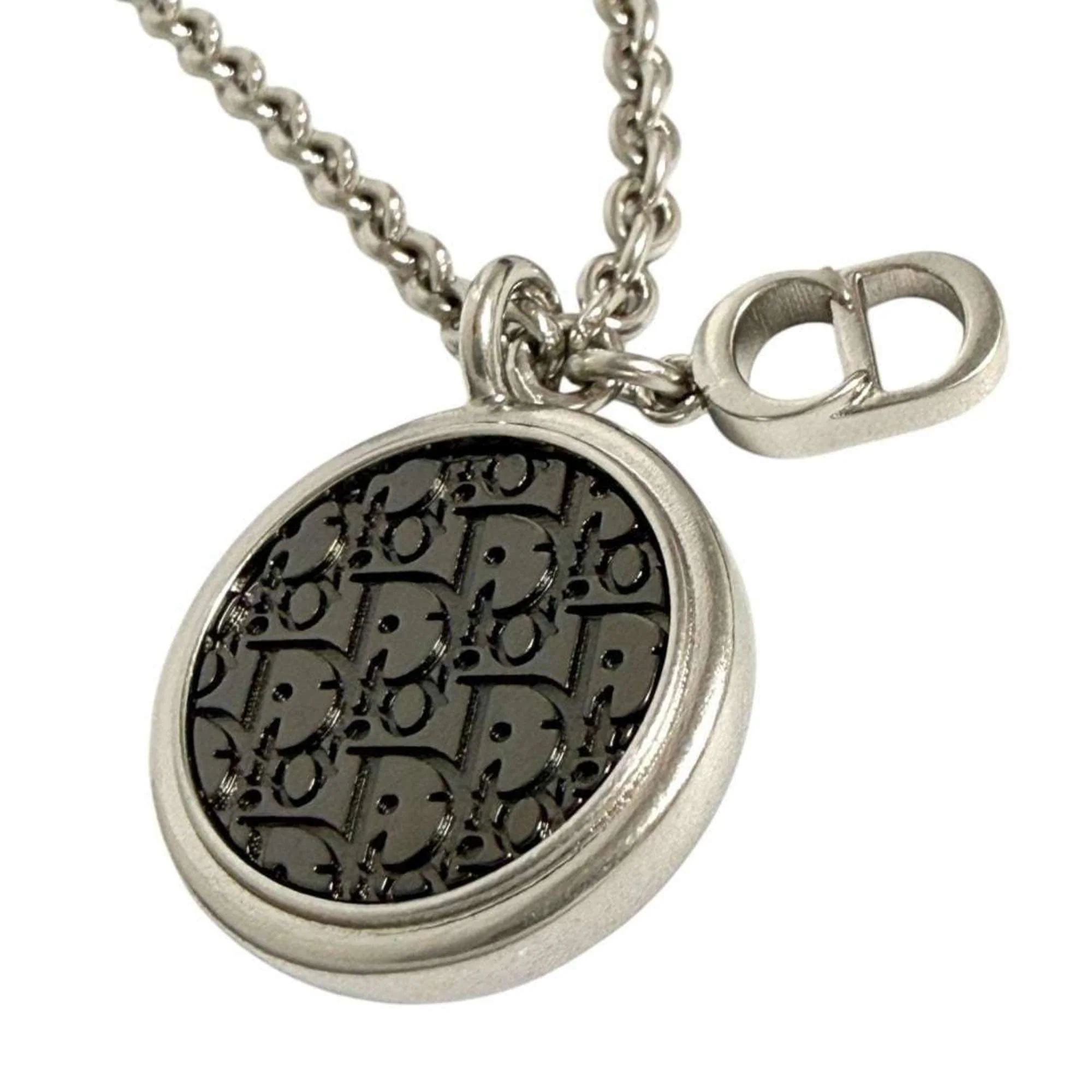 Pendant Necklace Metal Black and Silver