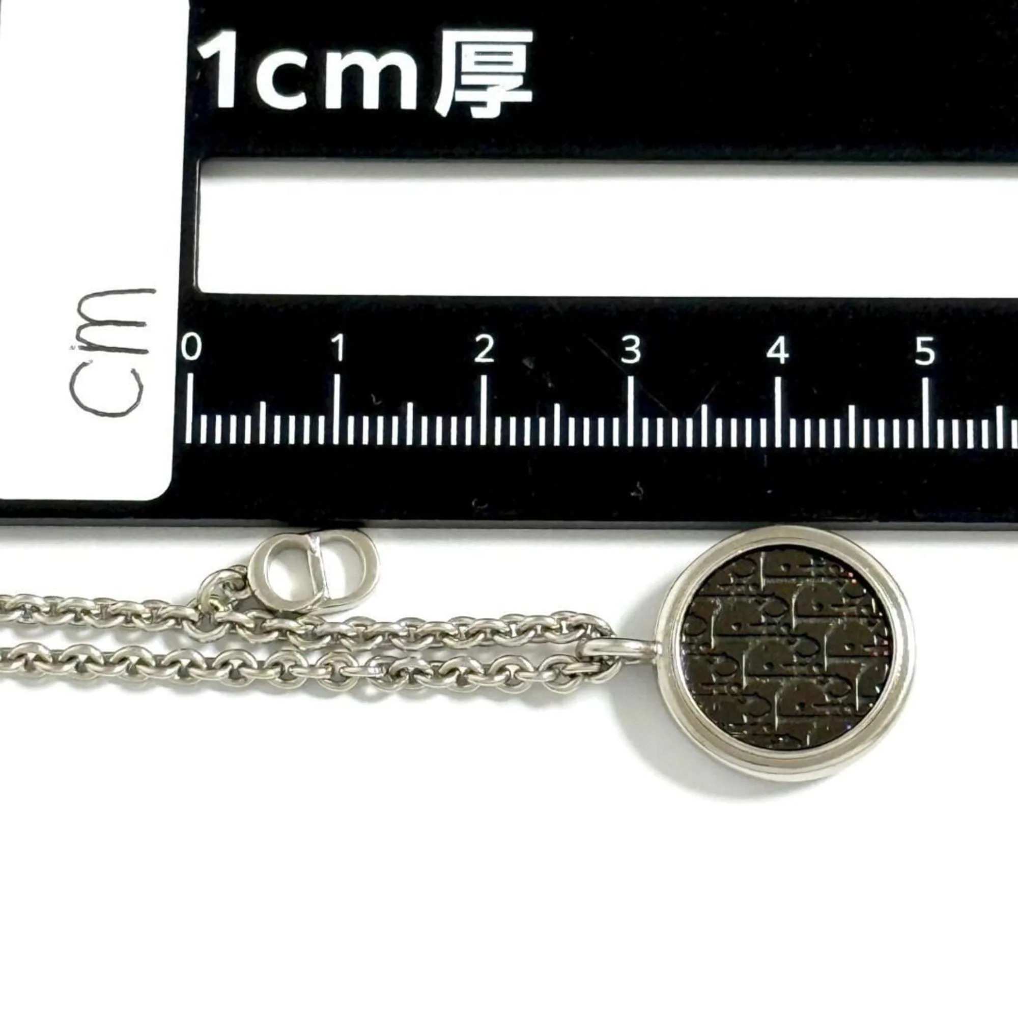 Pendant Necklace Metal Black and Silver - Image 8