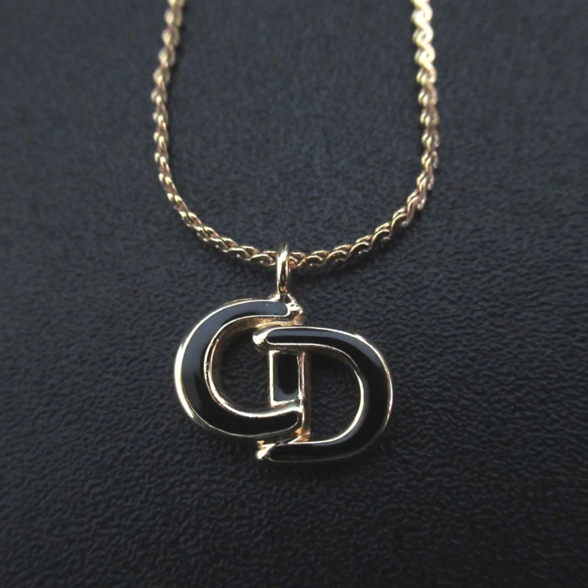 Vintage Logo Pendant Necklace Gold