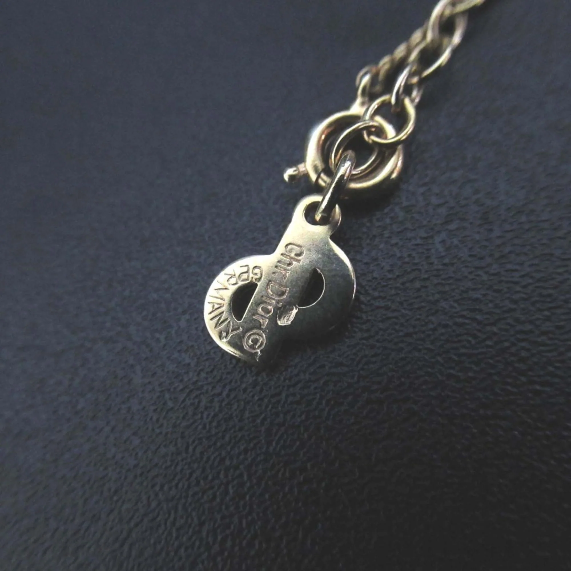 Vintage Logo Pendant Necklace Gold - Image 6