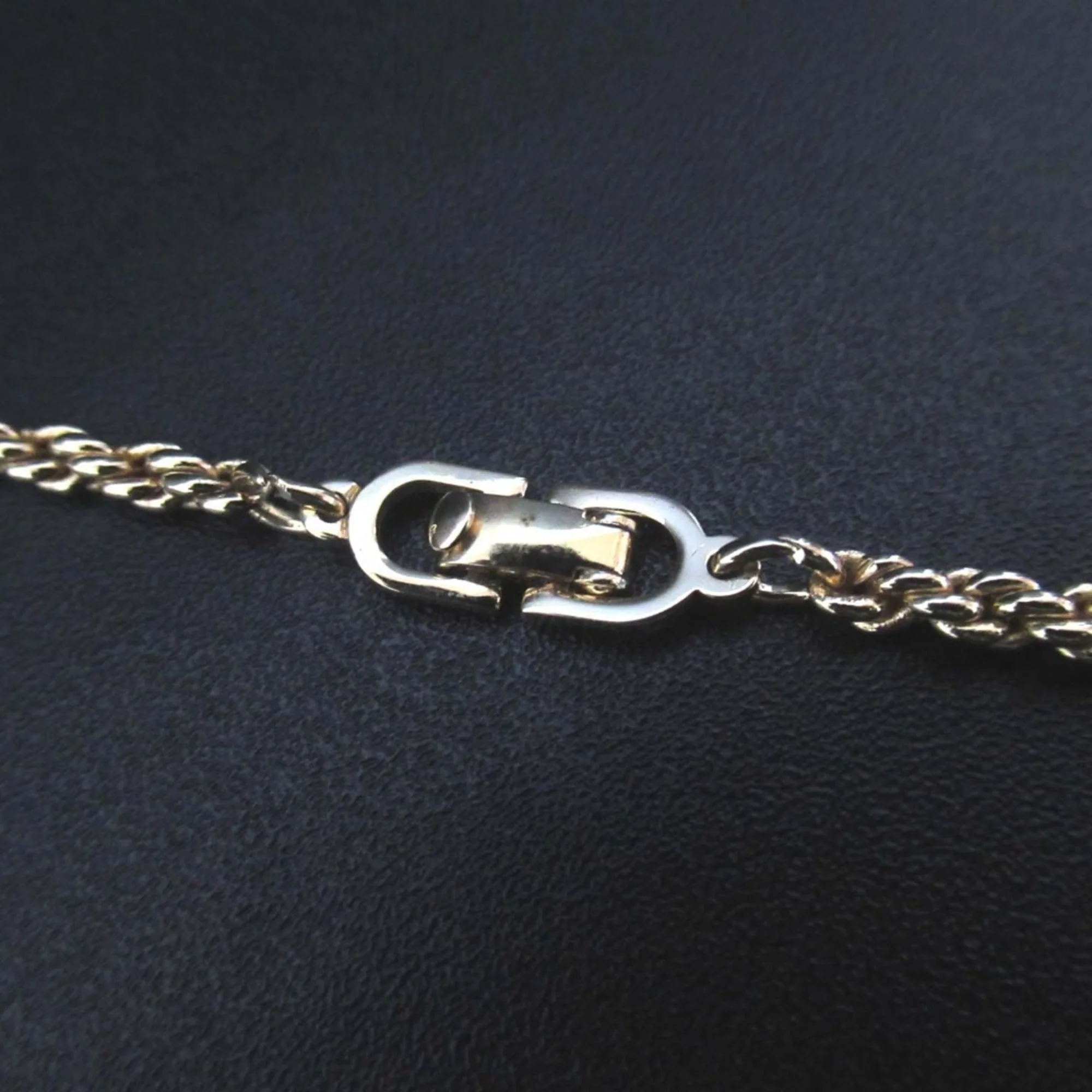 Vintage Long Pendant Necklace Gold - Image 5