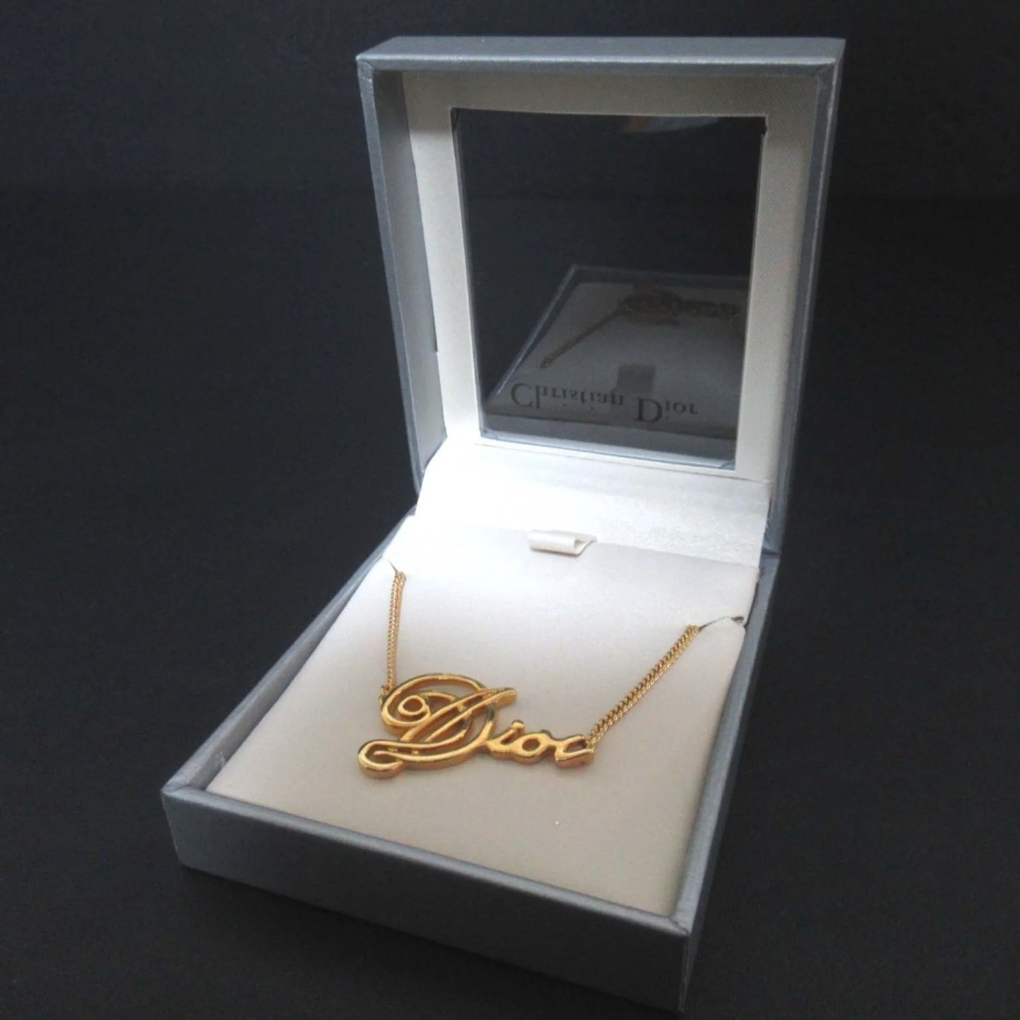 Vintage Pendant Necklace Gold - Image 5