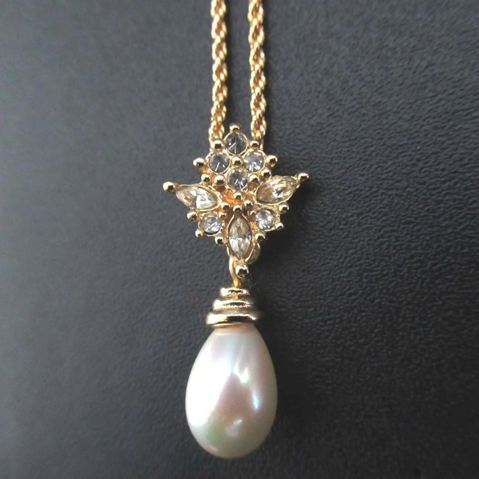 Vintage Pendant Necklace Gold with Faux Pearl and Rhinestone