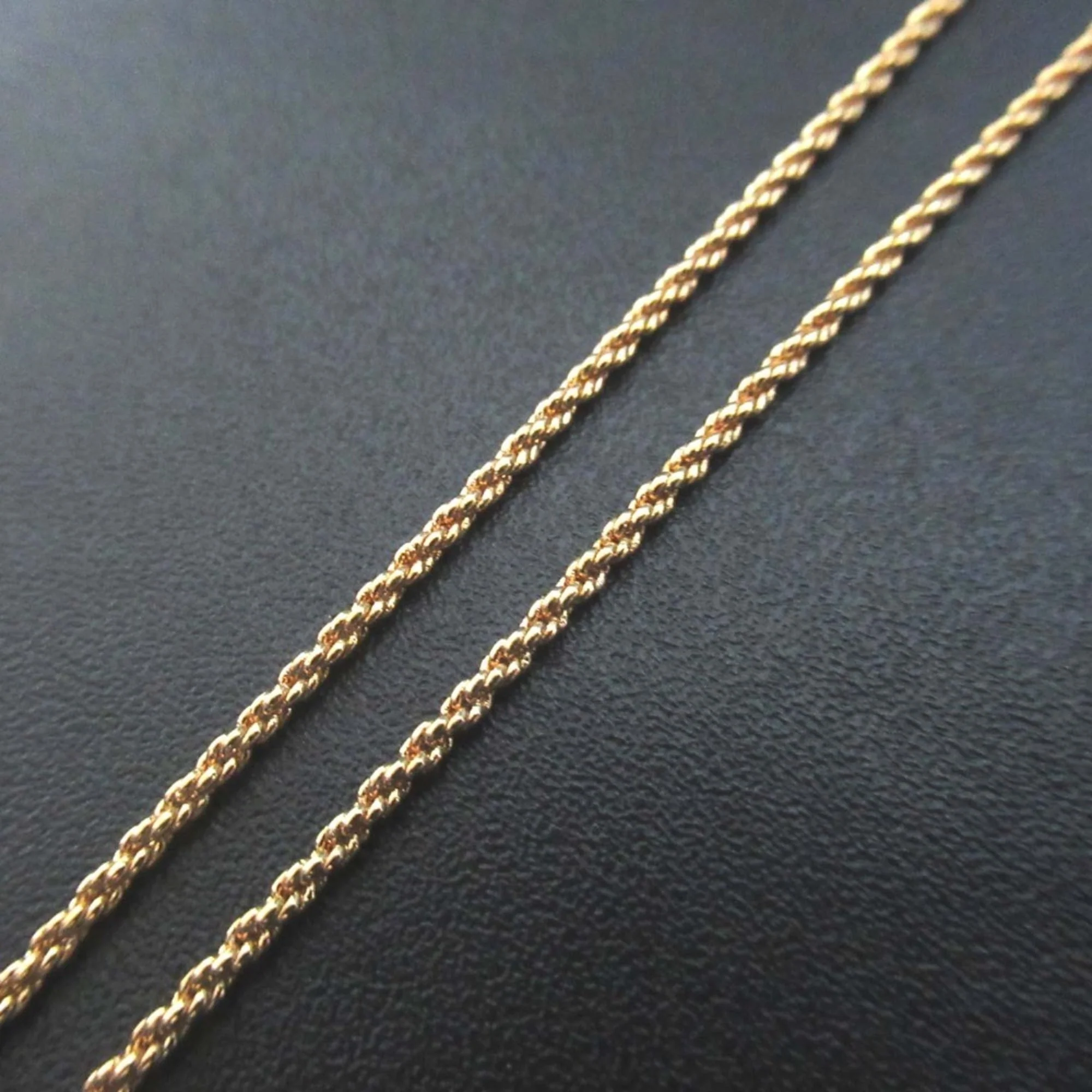 Vintage Pendant Necklace Gold with Faux Pearl and Rhinestone - Image 3