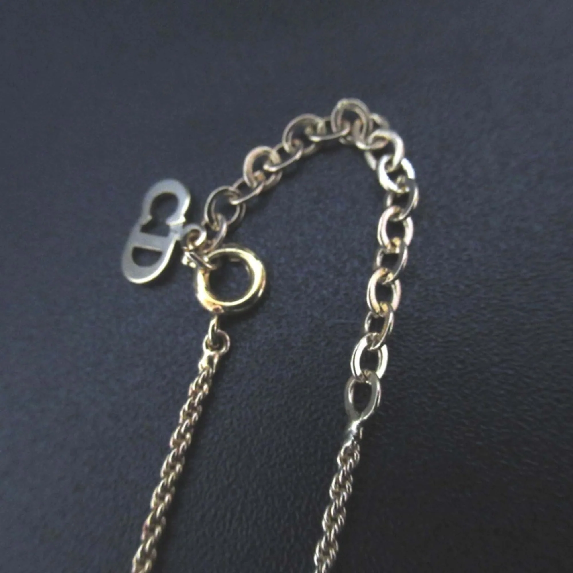 Vintage Pendant Necklace Gold with Faux Pearl and Rhinestone - Image 4