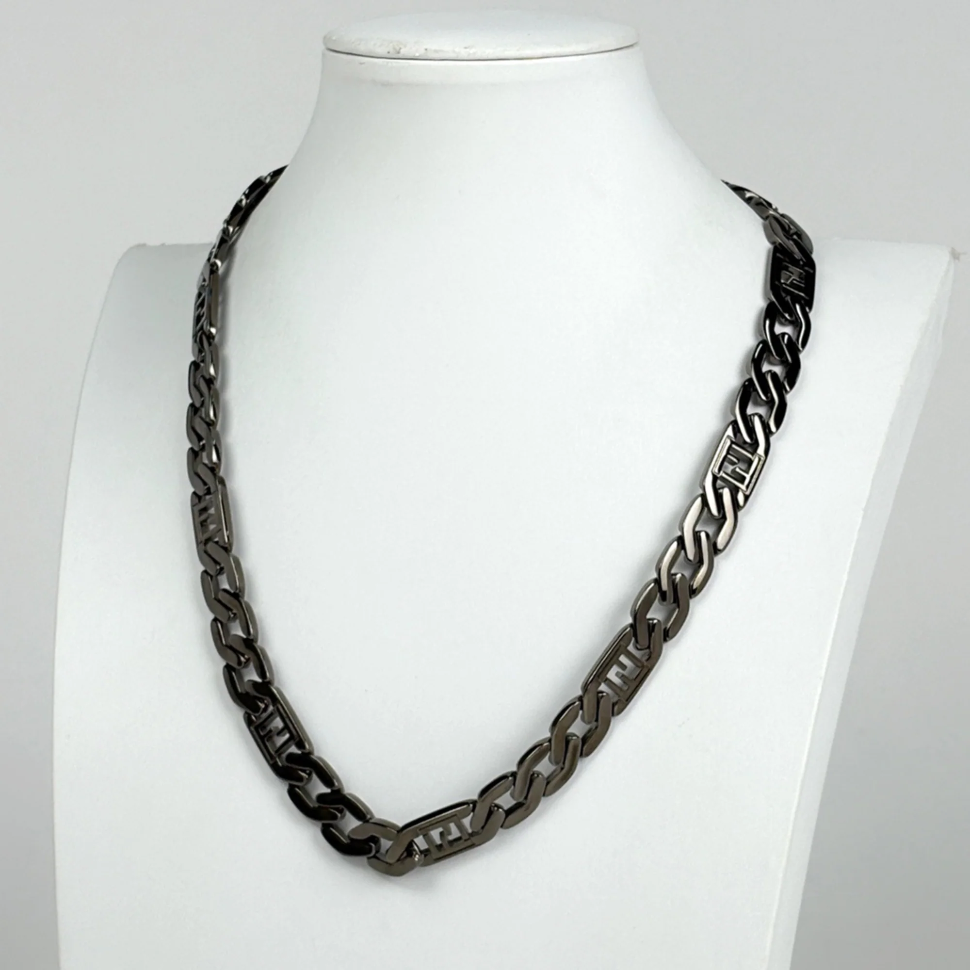 FF Zucca Pendant Necklace Ruthenium Black - Image 5