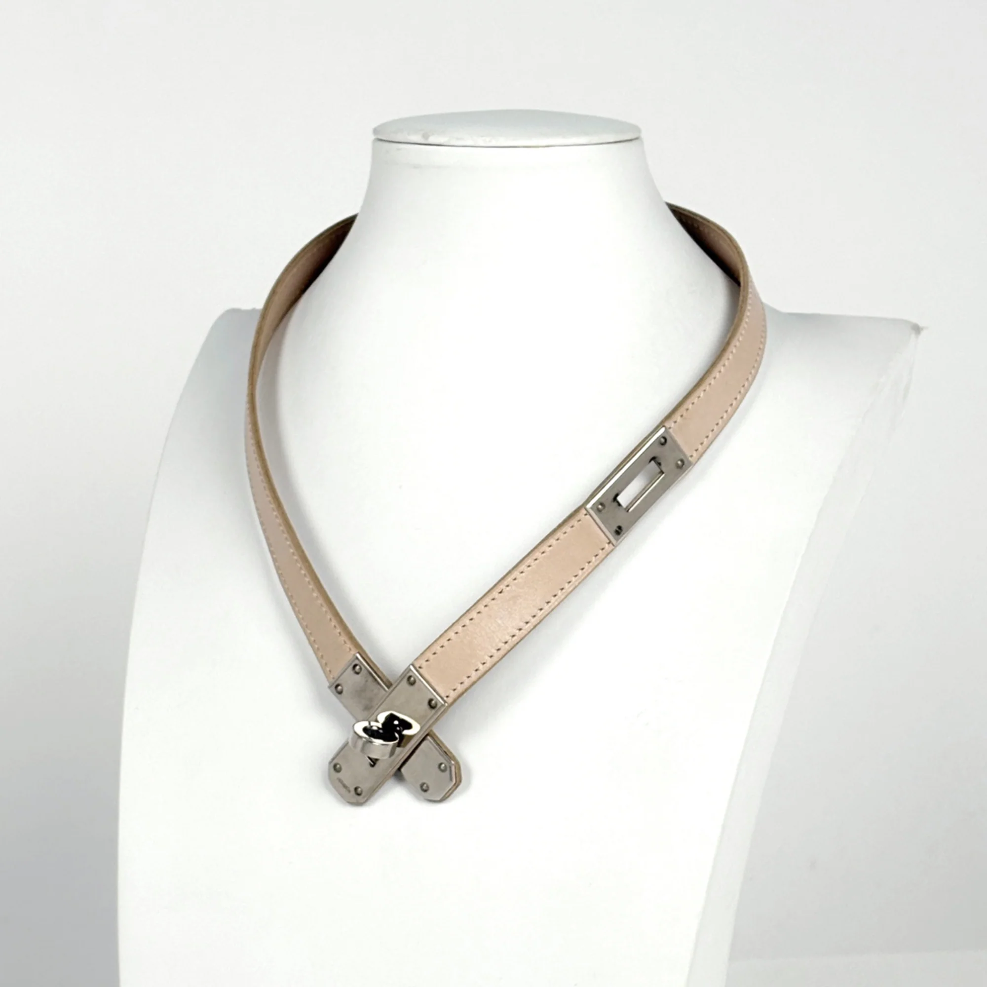 Necklace Leather and Metal Beige and Silver - Image 7