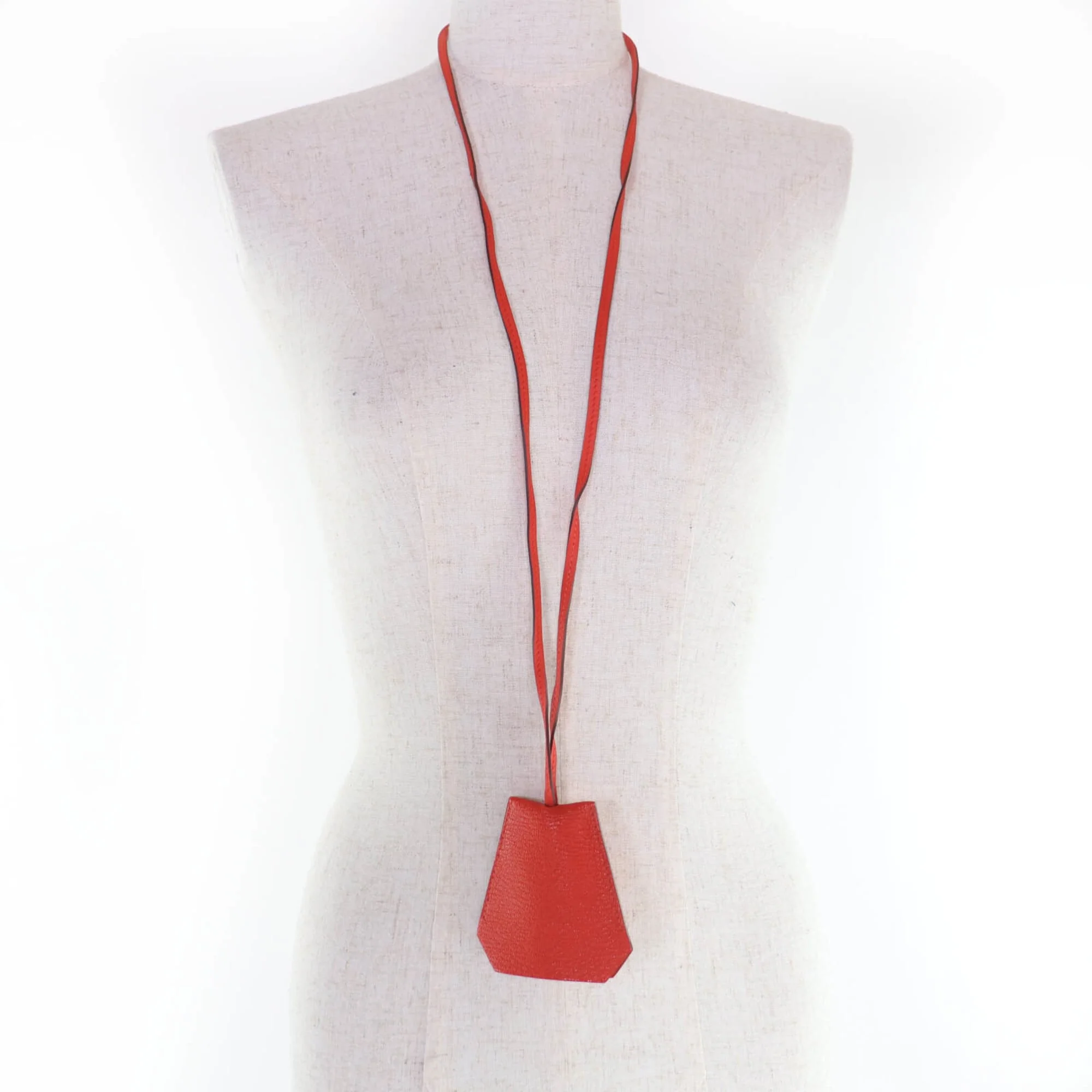 Pendant Necklace Chevre Leather Capucine and Silver - Image 6