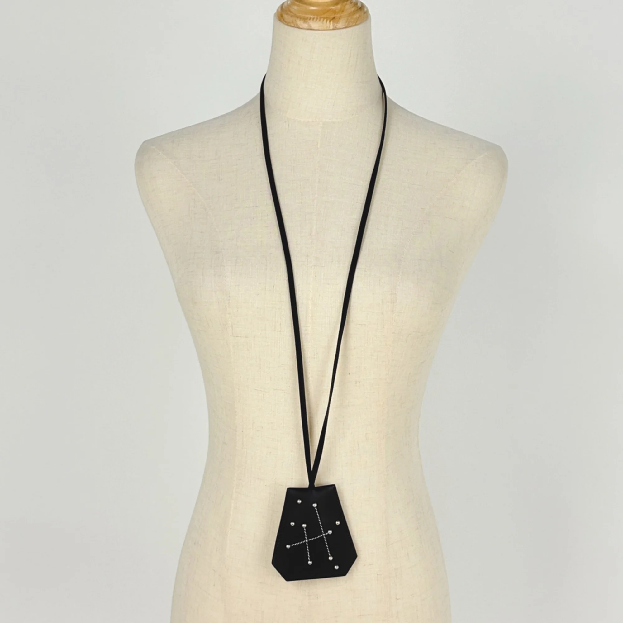 Pendant Necklace Leather Black - Image 5