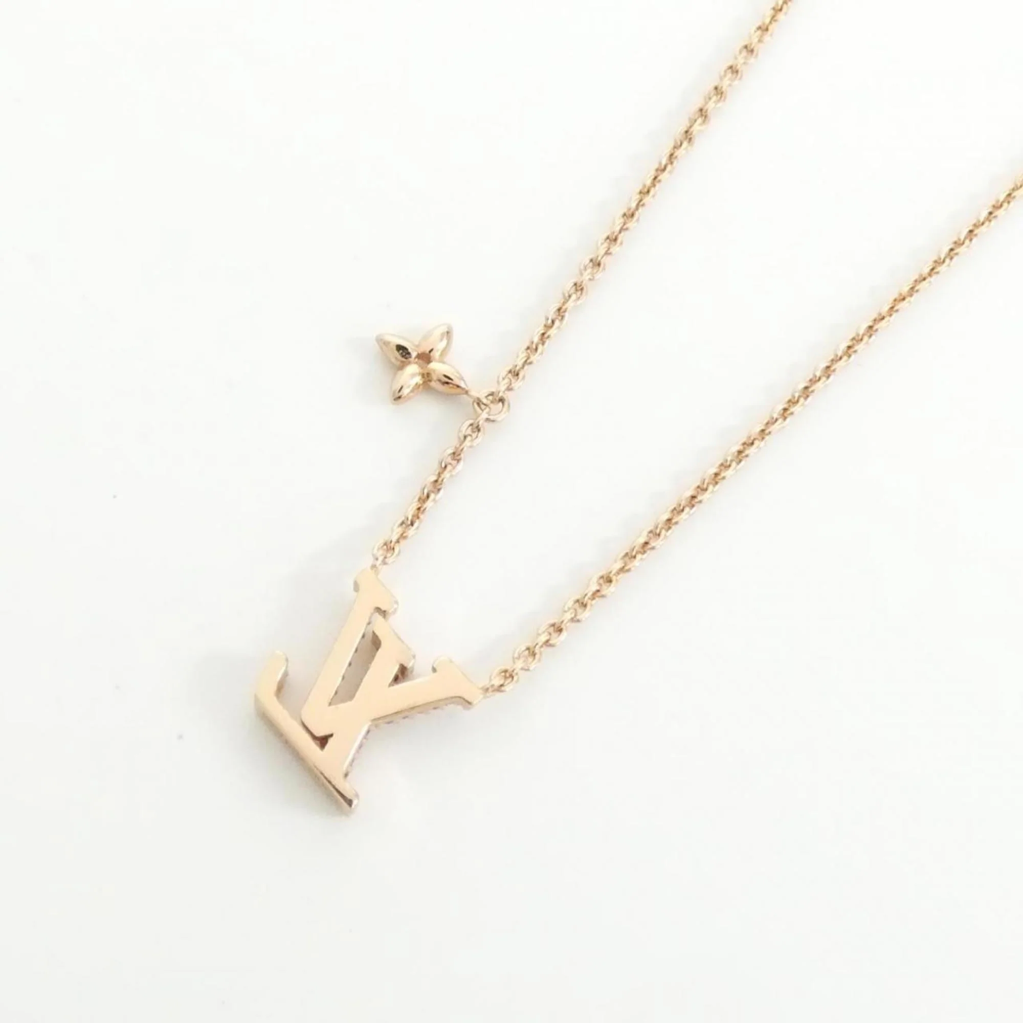Collier L V Iconic Pendant Necklace Rose Gold - Image 3