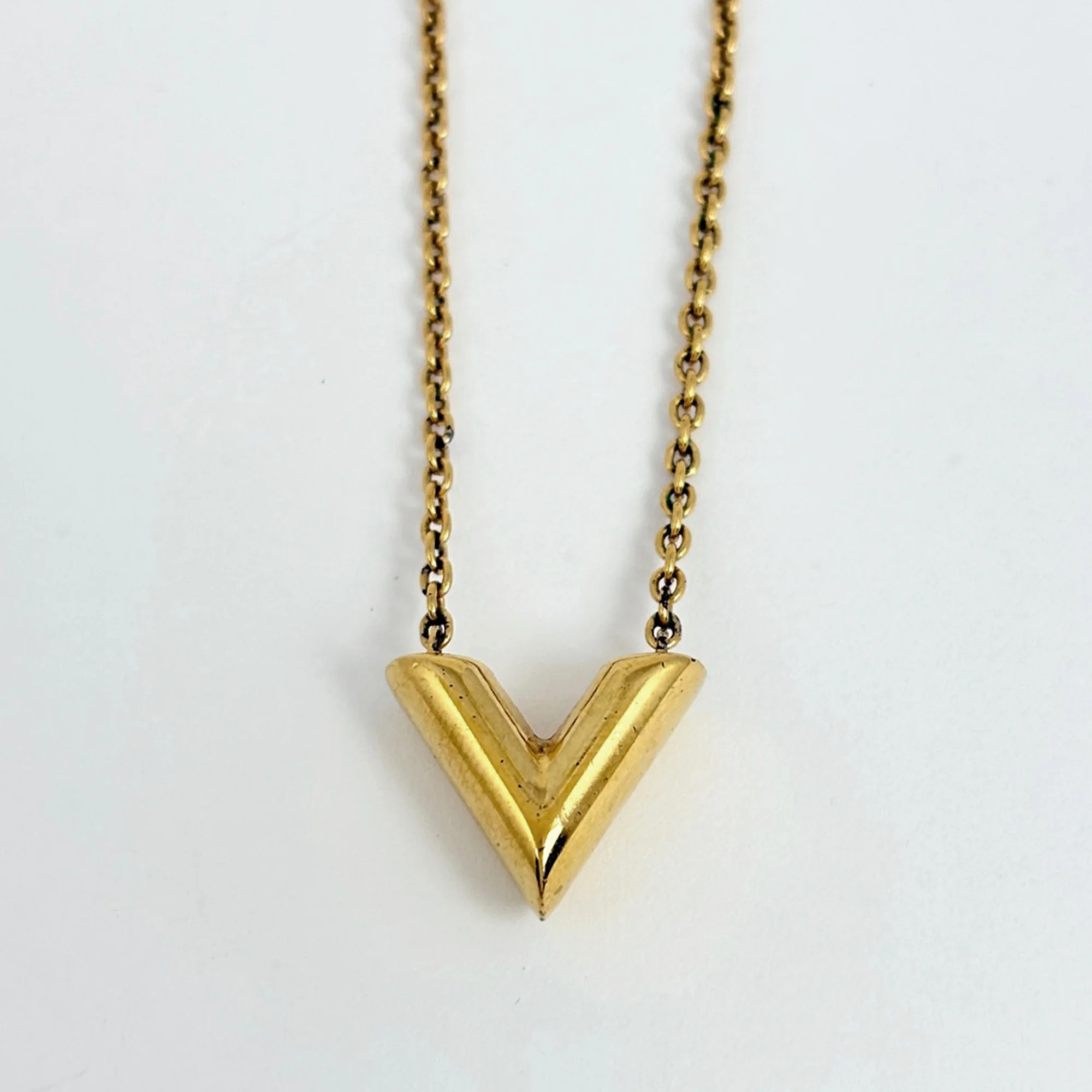 Essential V Pendant Necklace Gold - Image 2