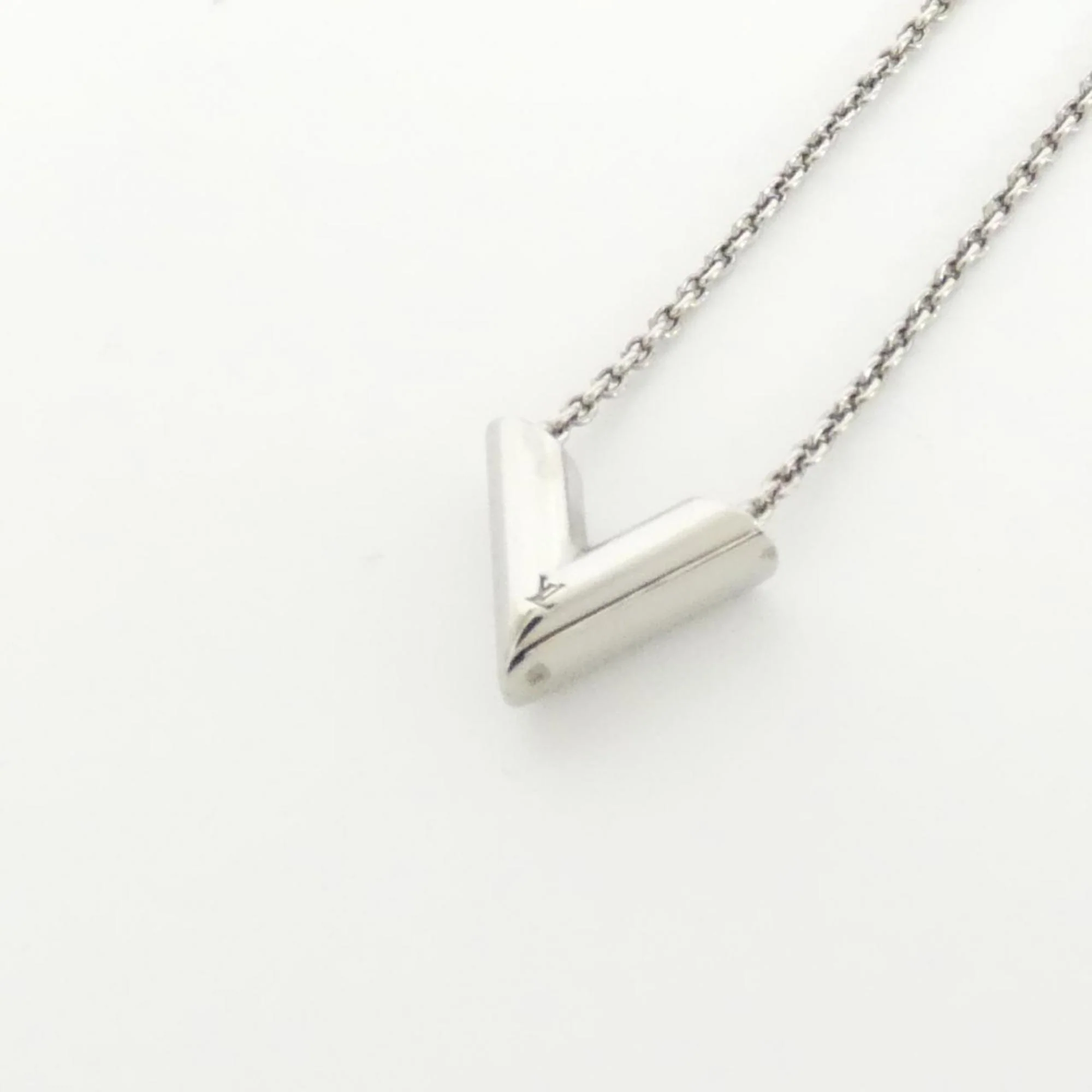 Essential V Pendant Necklace Sterling Silver - Image 3