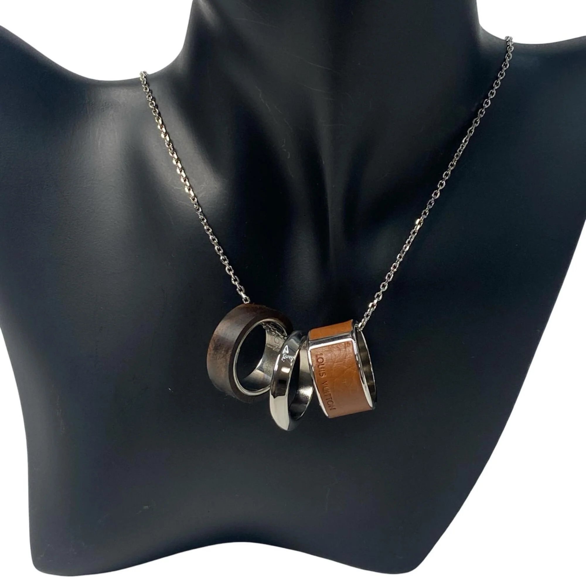 Pendant Necklace Leather and Metal
