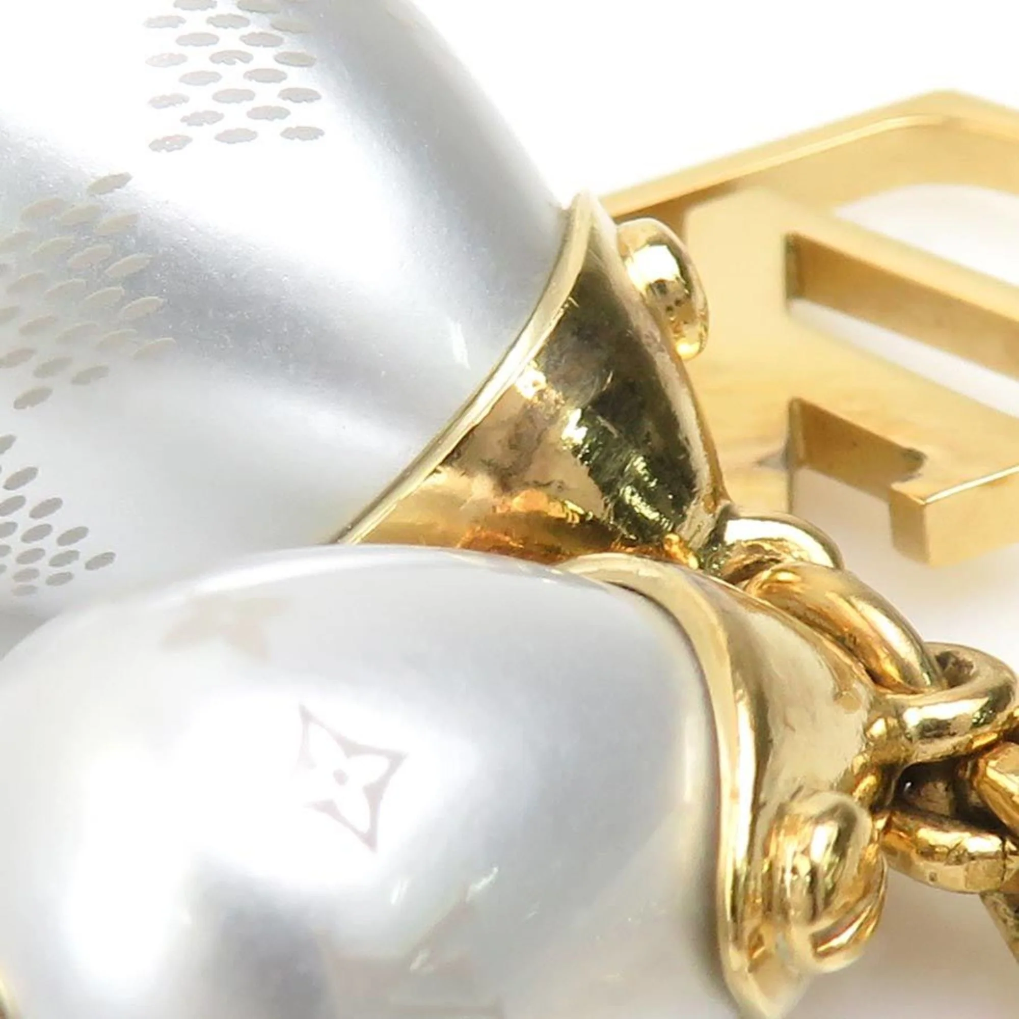 Pendant Necklace Metal Gold and White Damier Pearl - Image 5