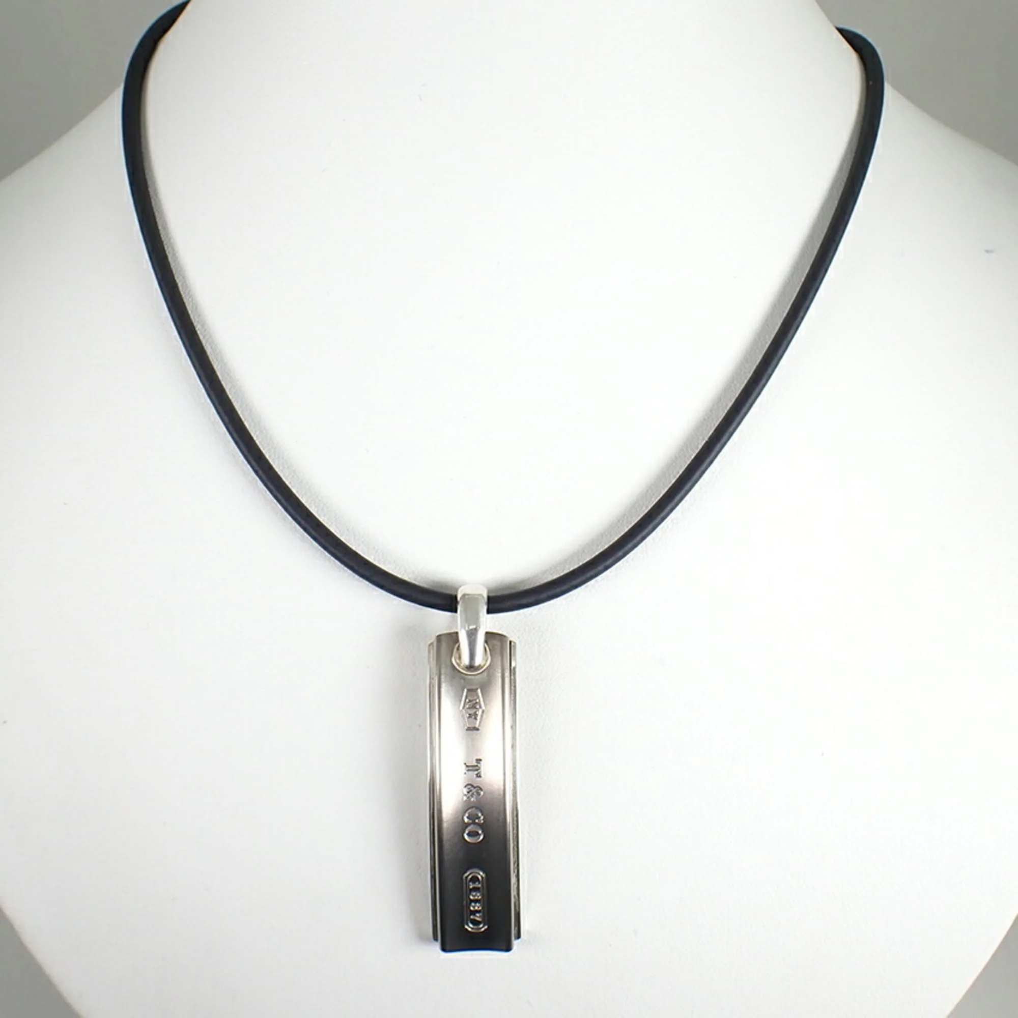 1837 Bar Pendant Necklace Titanium - Image 3